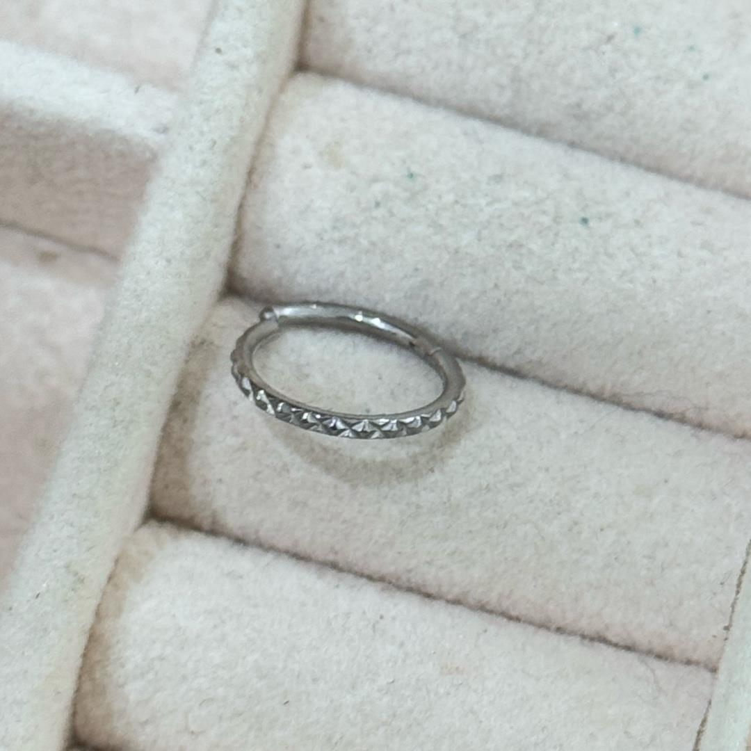 Bật khớp titan vẩy rồng 10mm dày 1.2._thumbnail_1