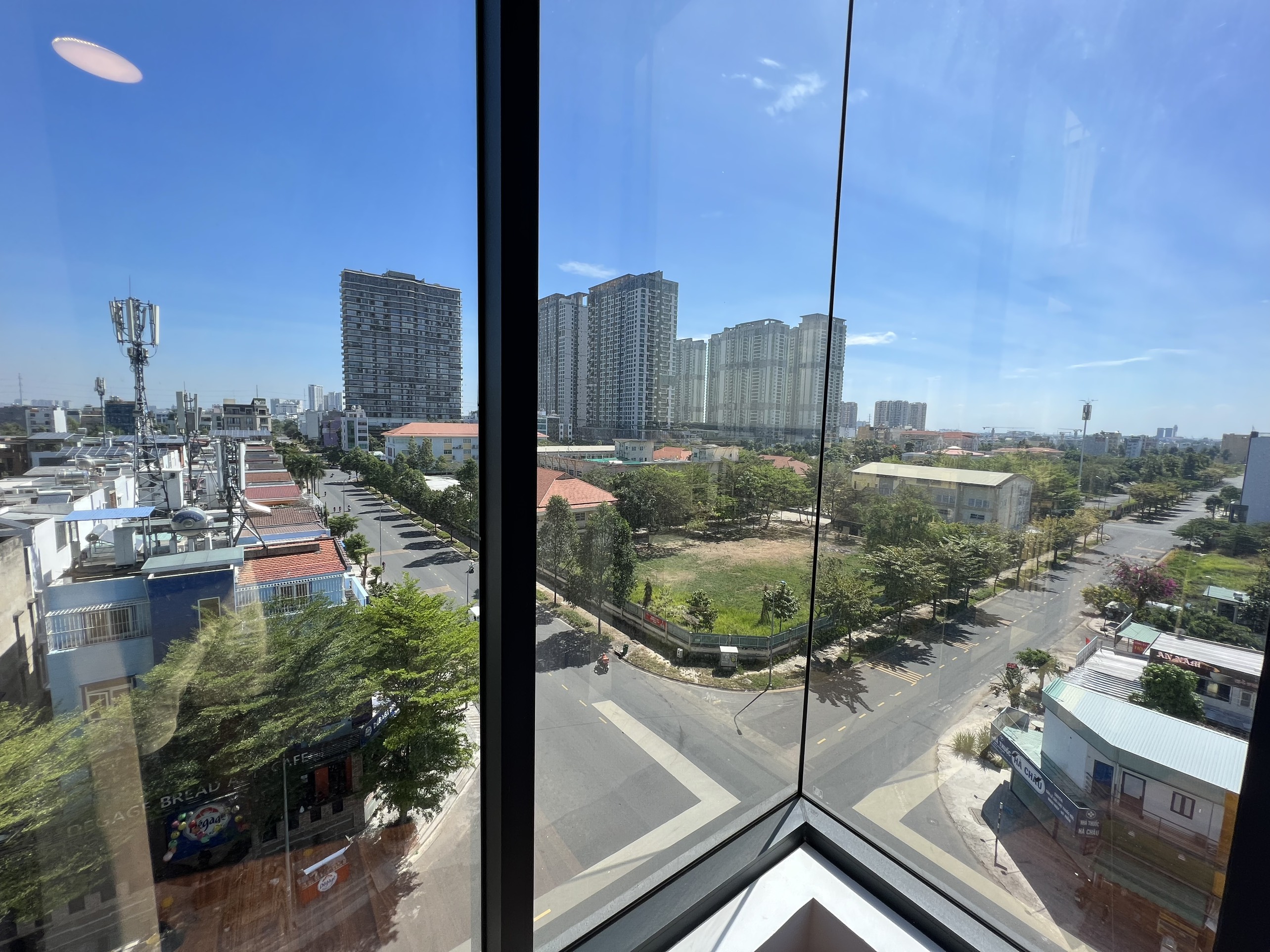 Căn góc 3PN One Verandah - 105m2 - view sông & thành phố - Giá tốt 9.00tỷ - Cho thuê 25tr/th net