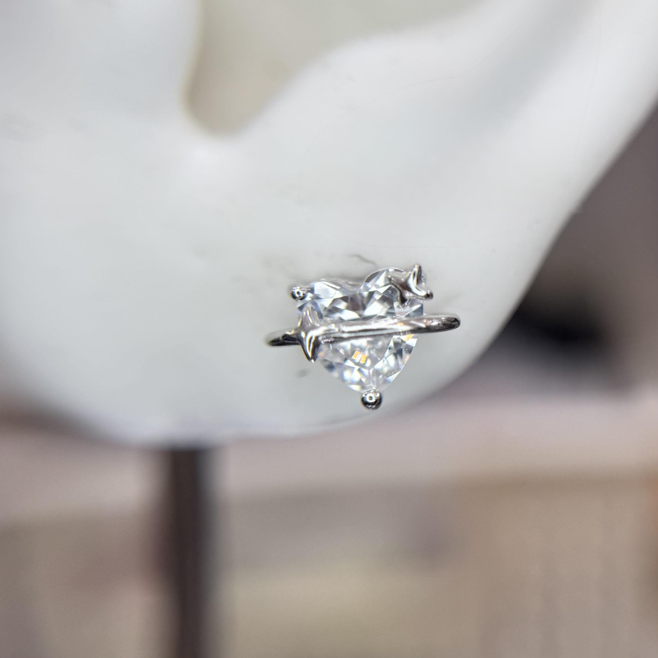 khuyên kiểu bạc xi kim vũ trụ trái tim trắng to_thumbnail_2