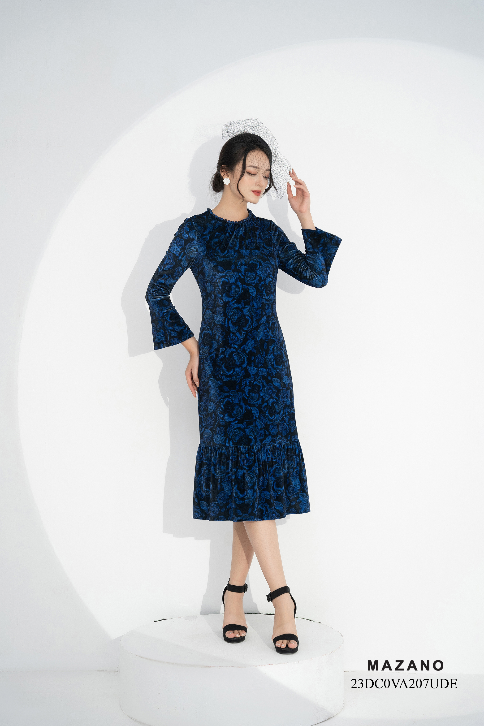 Váy Đầm Suông Chân bèo nhún Vải nhung Hoạ tiết hoa cách điệu Cổ tròn đính trang trí Tay dài Dài ngang bắp chân