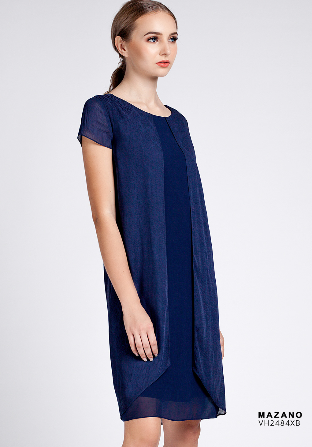 Váy xanh phủ họa tiết chìm_thumbnail_2