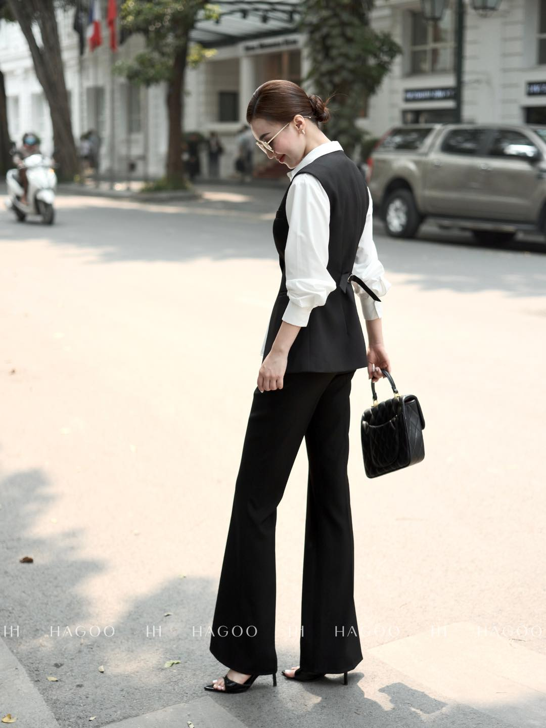 Áo gile dáng ôm cúc đồng_thumbnail_3