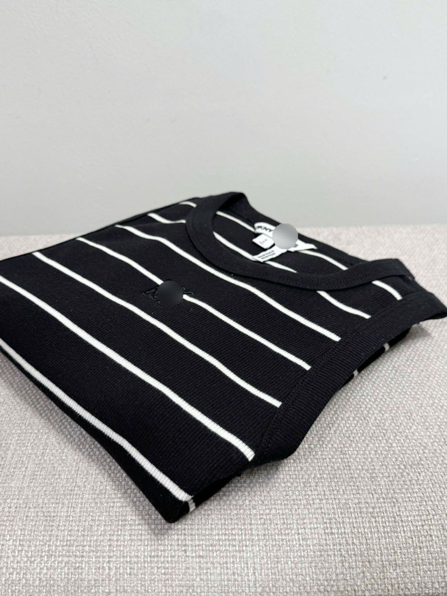 E290 ĐẦM BODY BA LỖ ĐEN KẺ TRẮNG PHỐI XẺ DKNY