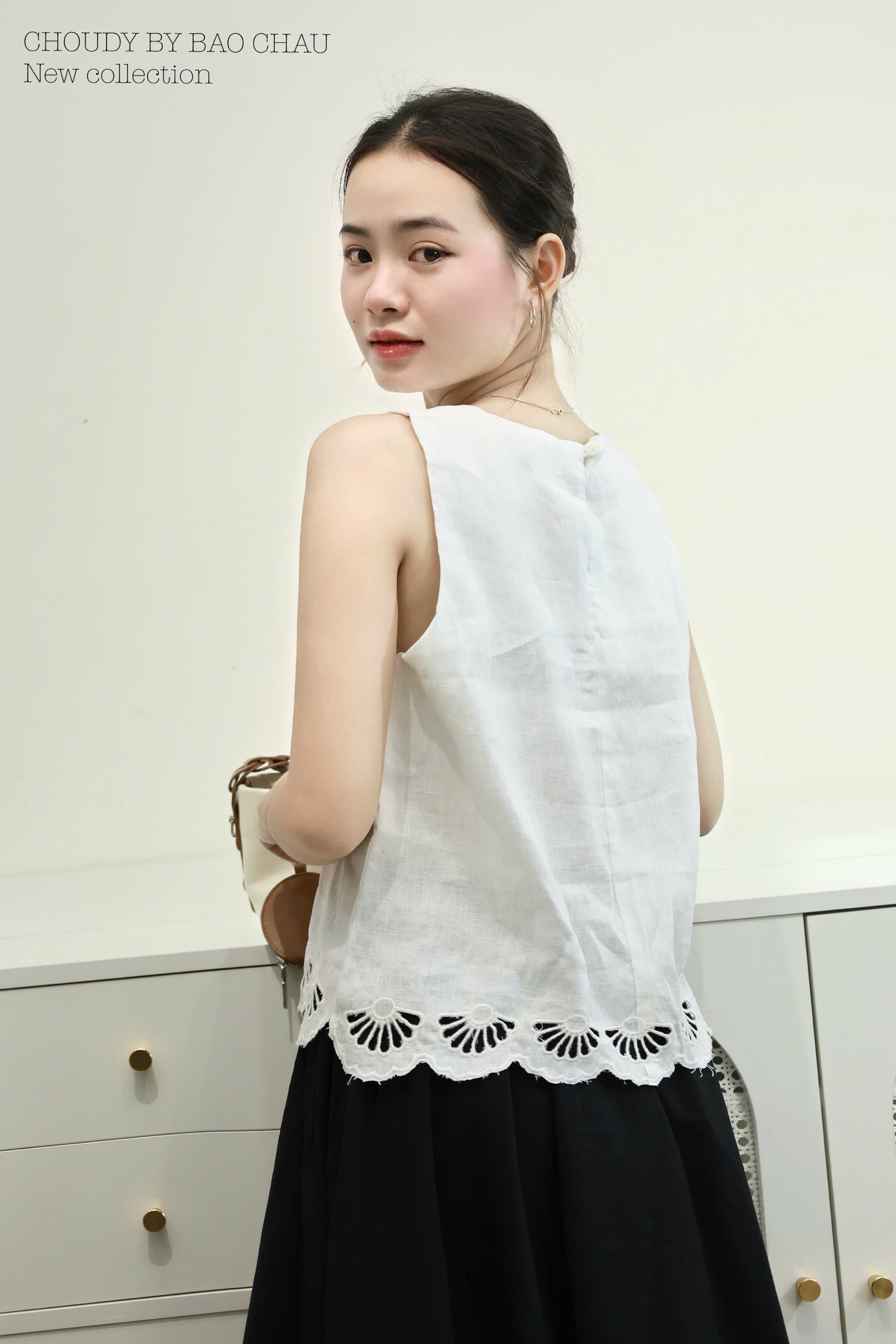 A445 ÁO KIỂU LINEN SN TRẮNG_thumbnail_16