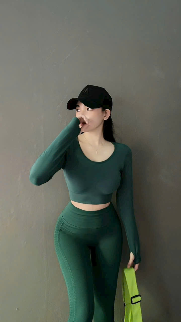 Áo Croptop Thể Thao Nữ Dáng Dài Xỏ Ngón_thumbnail_18