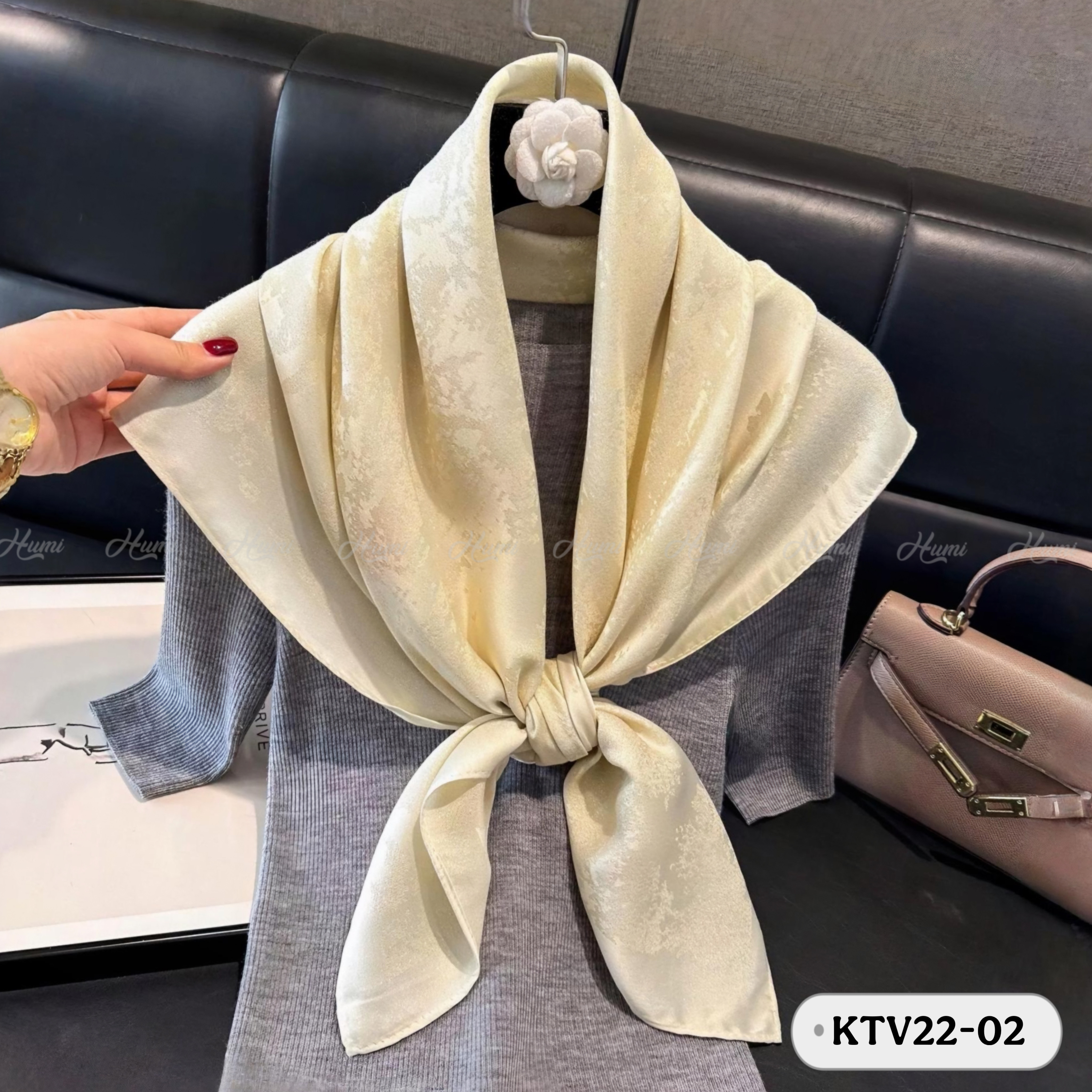 KHĂN LỤA VUÔNG KIM TUYẾN (KTV22-02 BE)