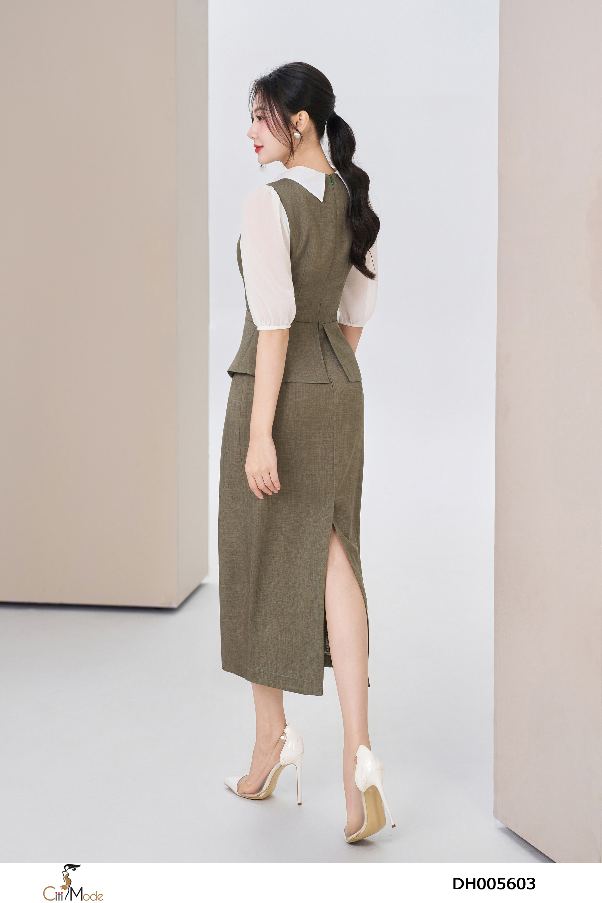 Đầm ôm peplum rêu cổ đức phối tắng tay lỡ