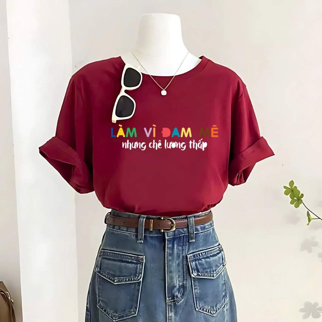 Áo thun local brand We Tee màu đỏ form oversize rộng in chữ Vô tri đời bớt suy - T037