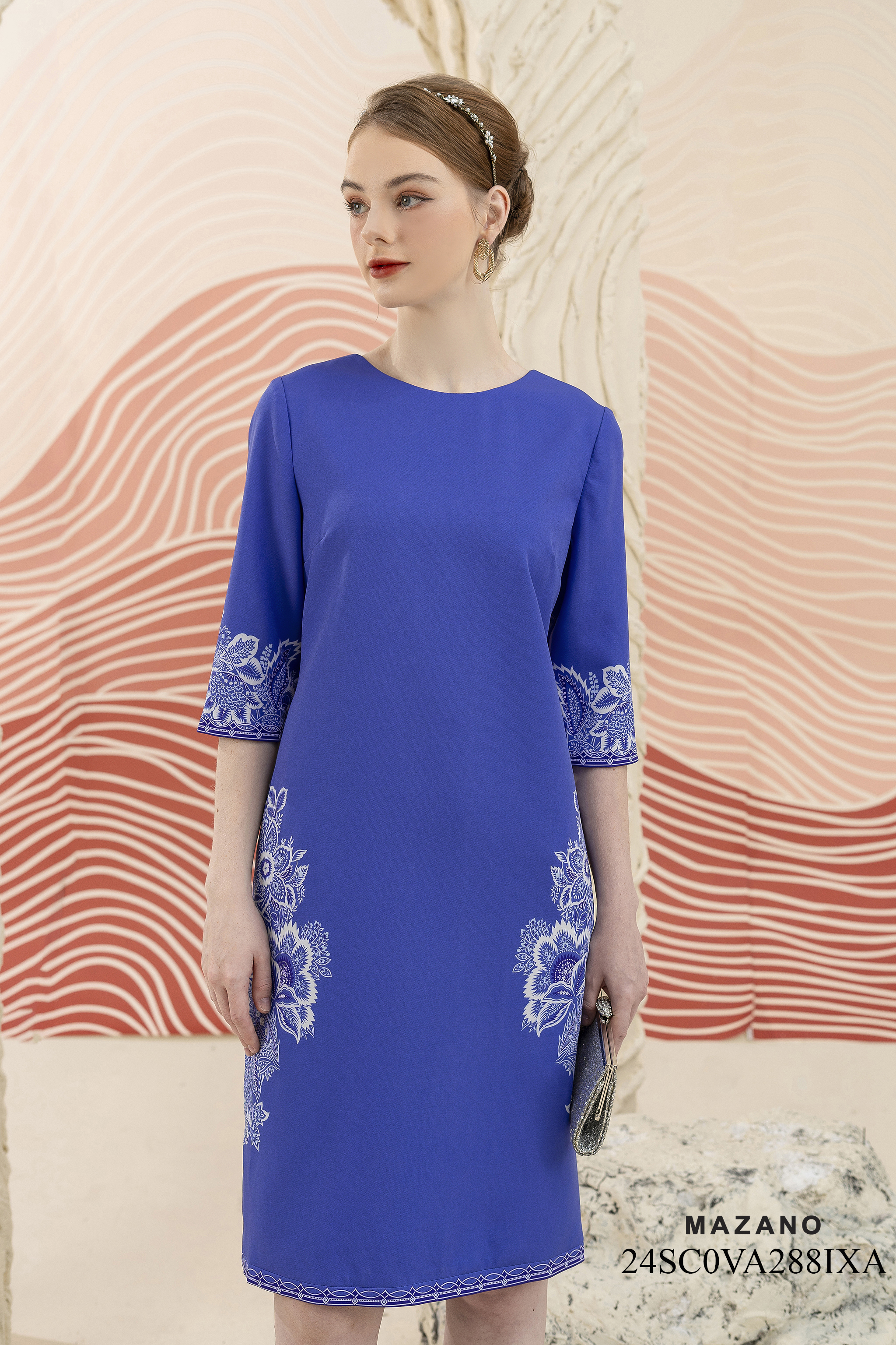 Váy Đầm suông Vải thô chun Hoạ tiết Thổ cẩm cách điệu Cổ tròn Tay lỡ Dài qua gối_thumbnail_4