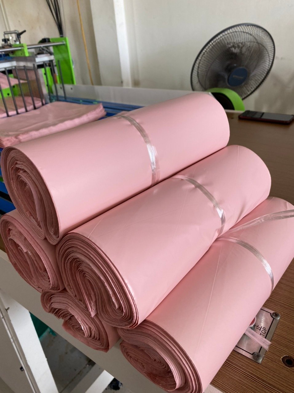 Túi niêm phong trơn 3 lớp màu hồng_thumbnail_2