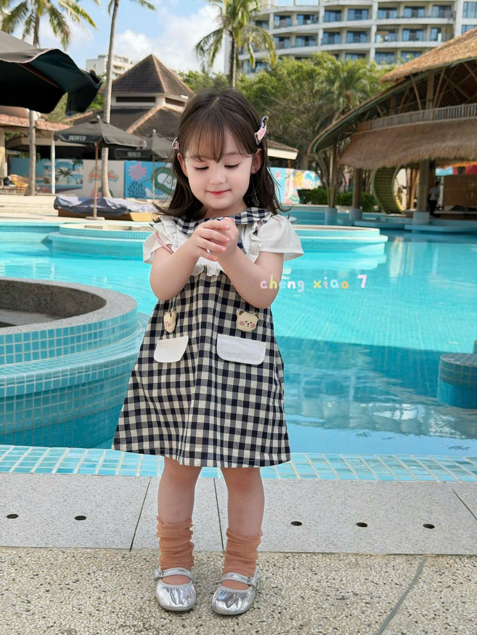 CX86 - Váy bé gái caro phối tay bèo hai túi thêu gấu dễ thương phong cách tiểu thư hãng CX7