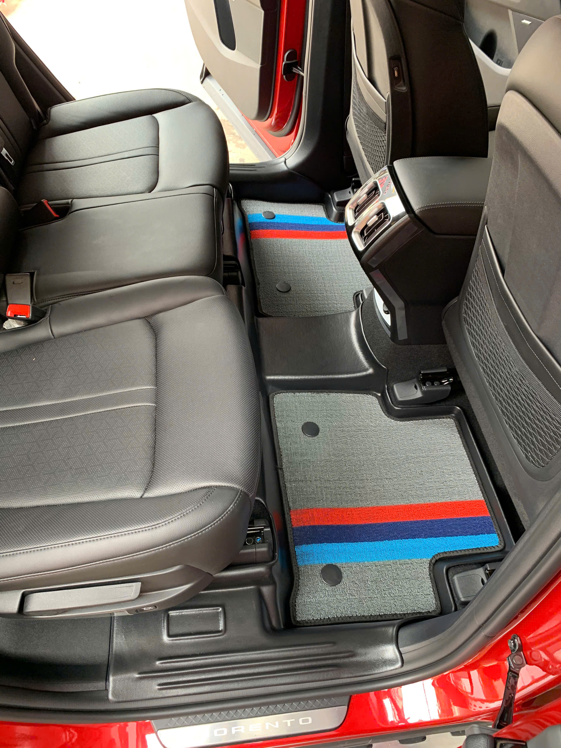 Thảm Lót Sàn Ô Tô TPE Nhựa Đúc Kia Sorento_thumbnail_9