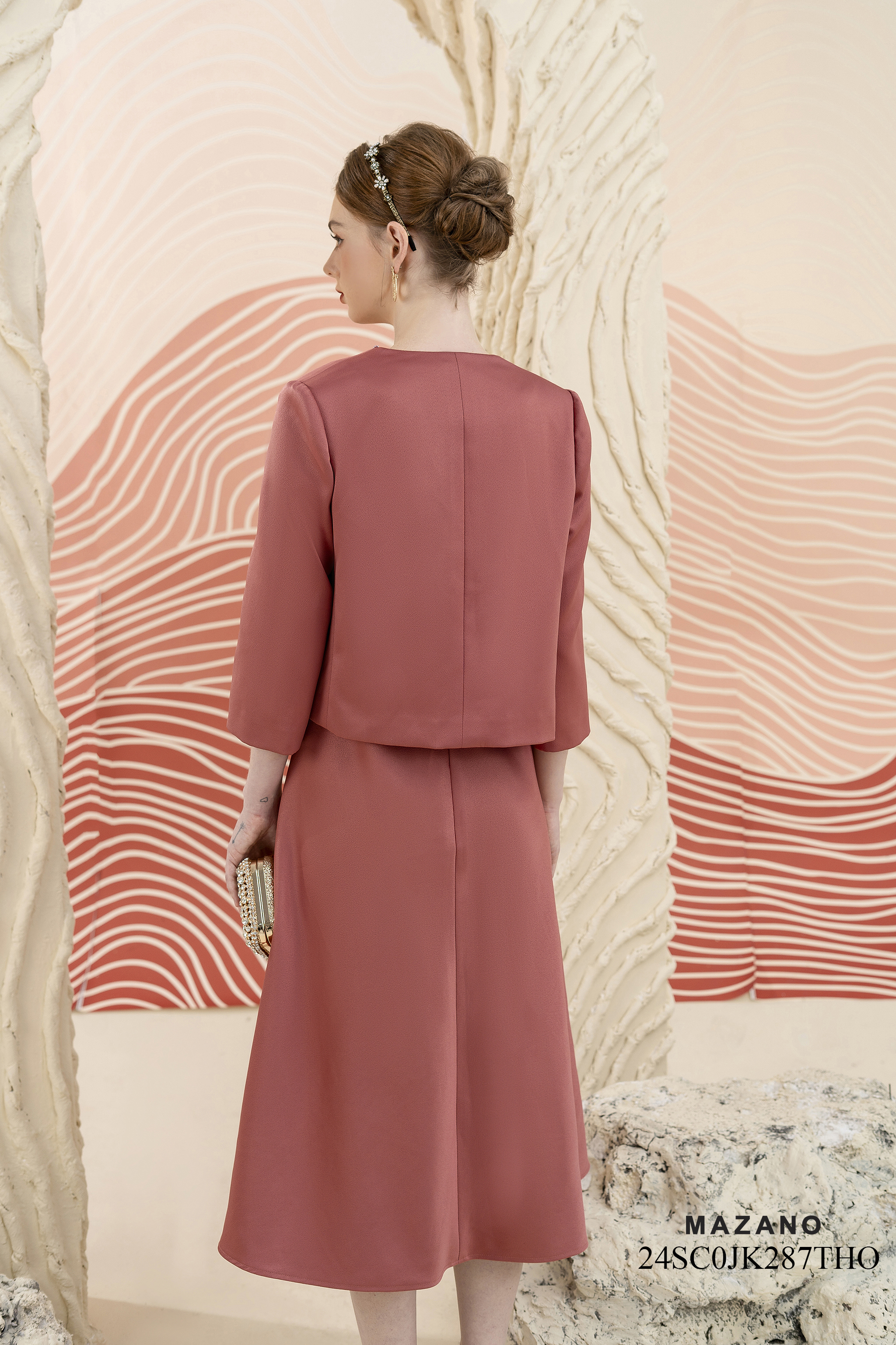 Áo khoác ngắn Suông Vải thô lụa Đính đá cao cấp Dài dưới eo_thumbnail_3