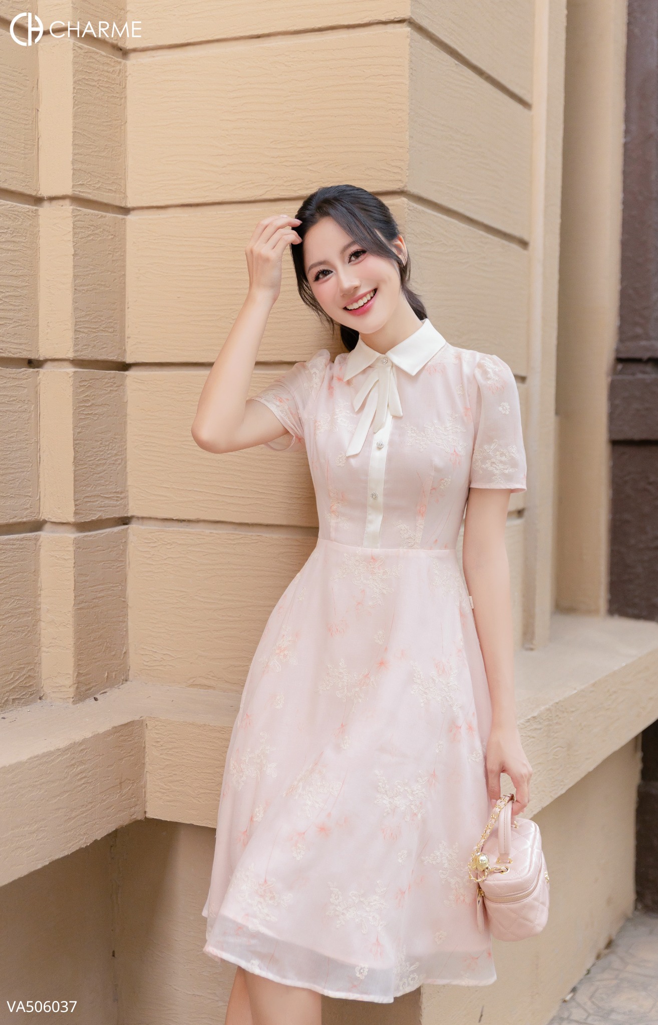 Váy đũi thêu cổ đức_thumbnail_2