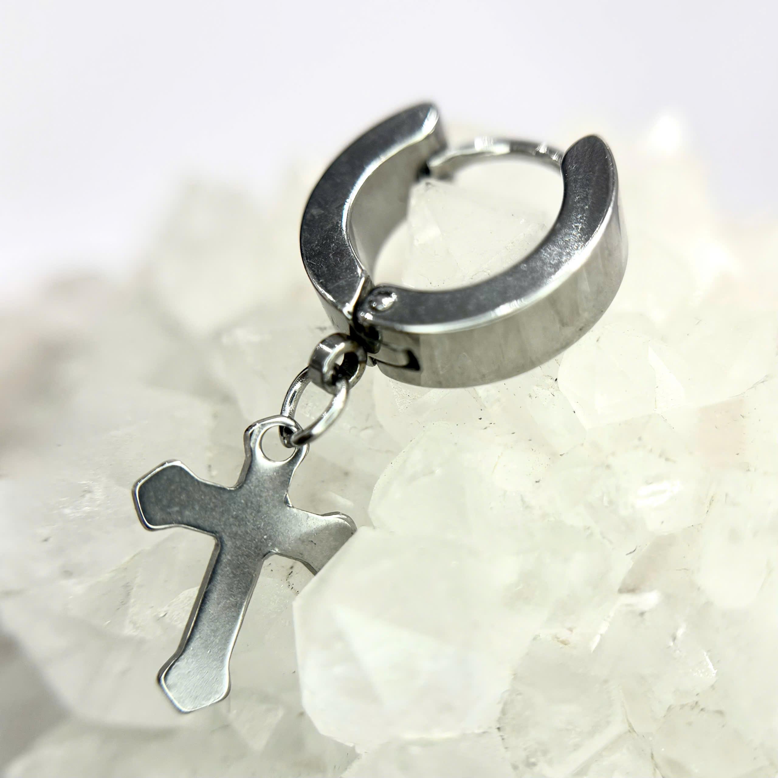 khuyên vòng kiểu thánh giá bo cạnh