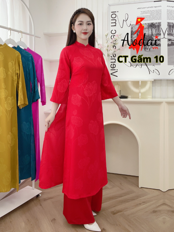 Cách tân Gấm 10 màu đỏ cổ cao 2cm tay lỡ dáng suông