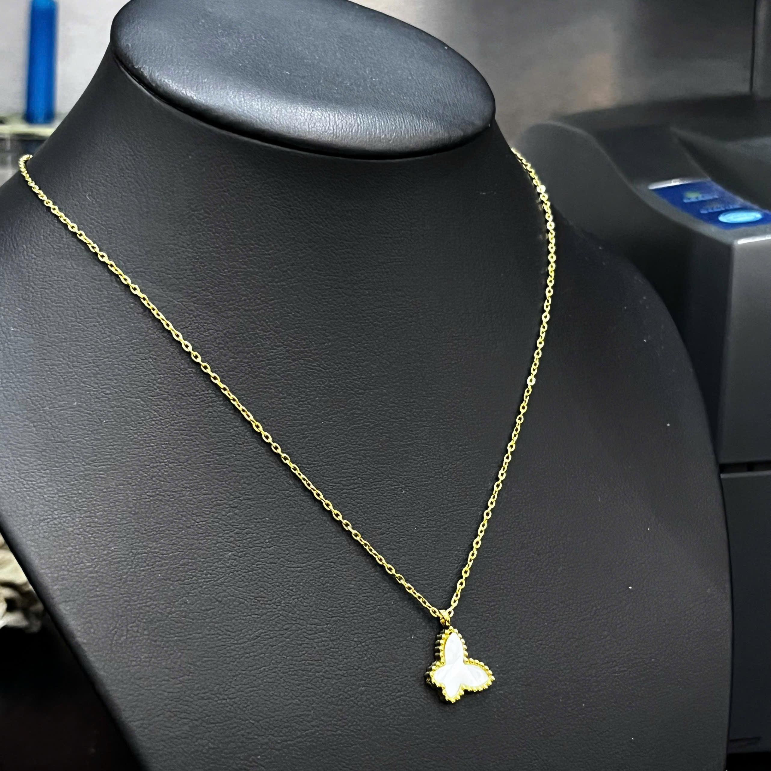 vòng cổ titan dây vàng mảnh charm bướm trắng_thumbnail_3