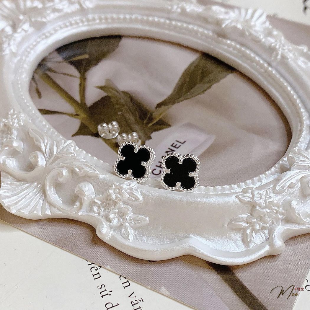 K259 - Khuyên tai cỏ 4 lá viền bi_thumbnail_1