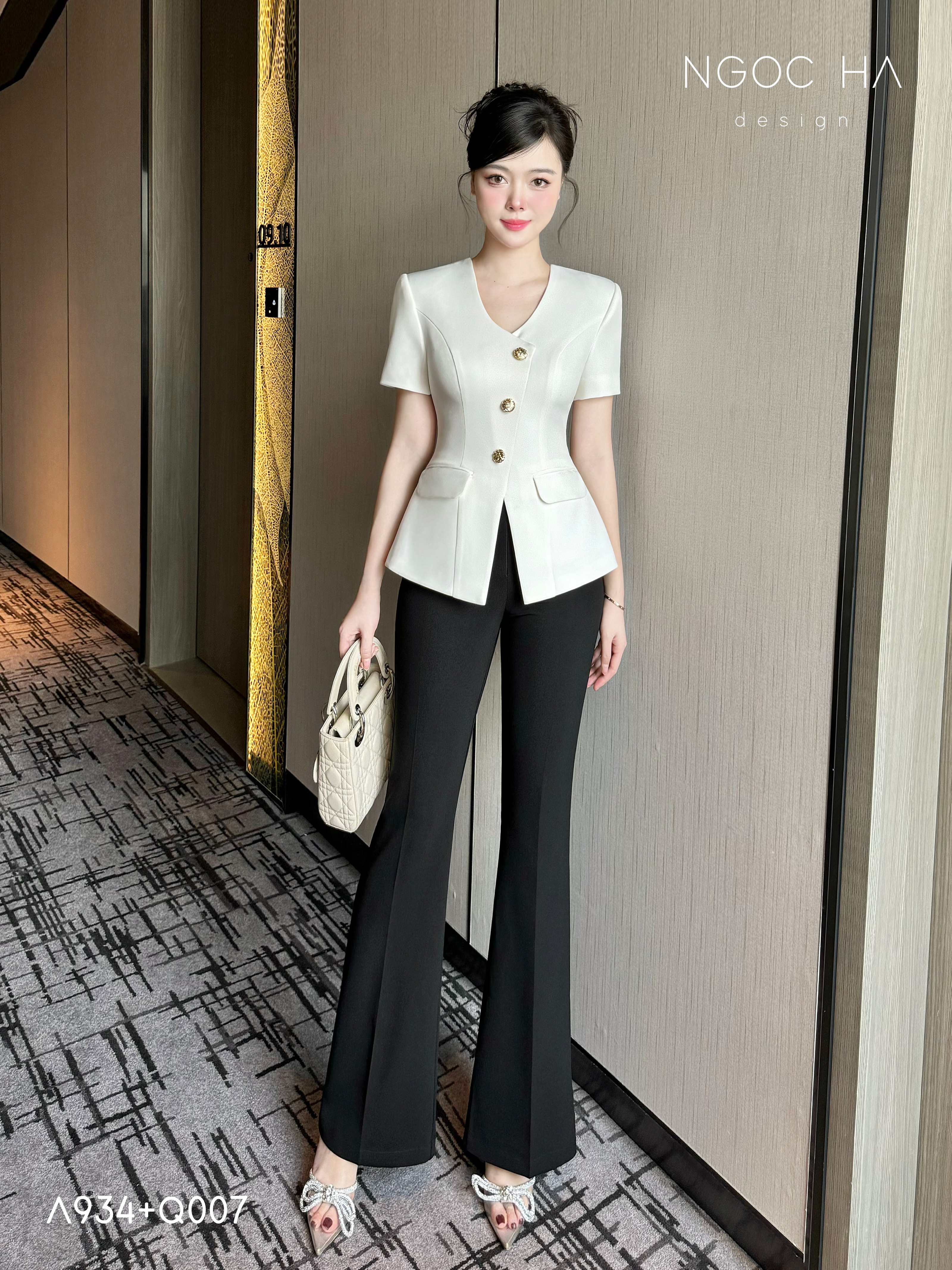 Amy Top_ Áo Vạt Chéo Đính 3 Cúc Tay Cộc Màu Trắng A934_thumbnail_4