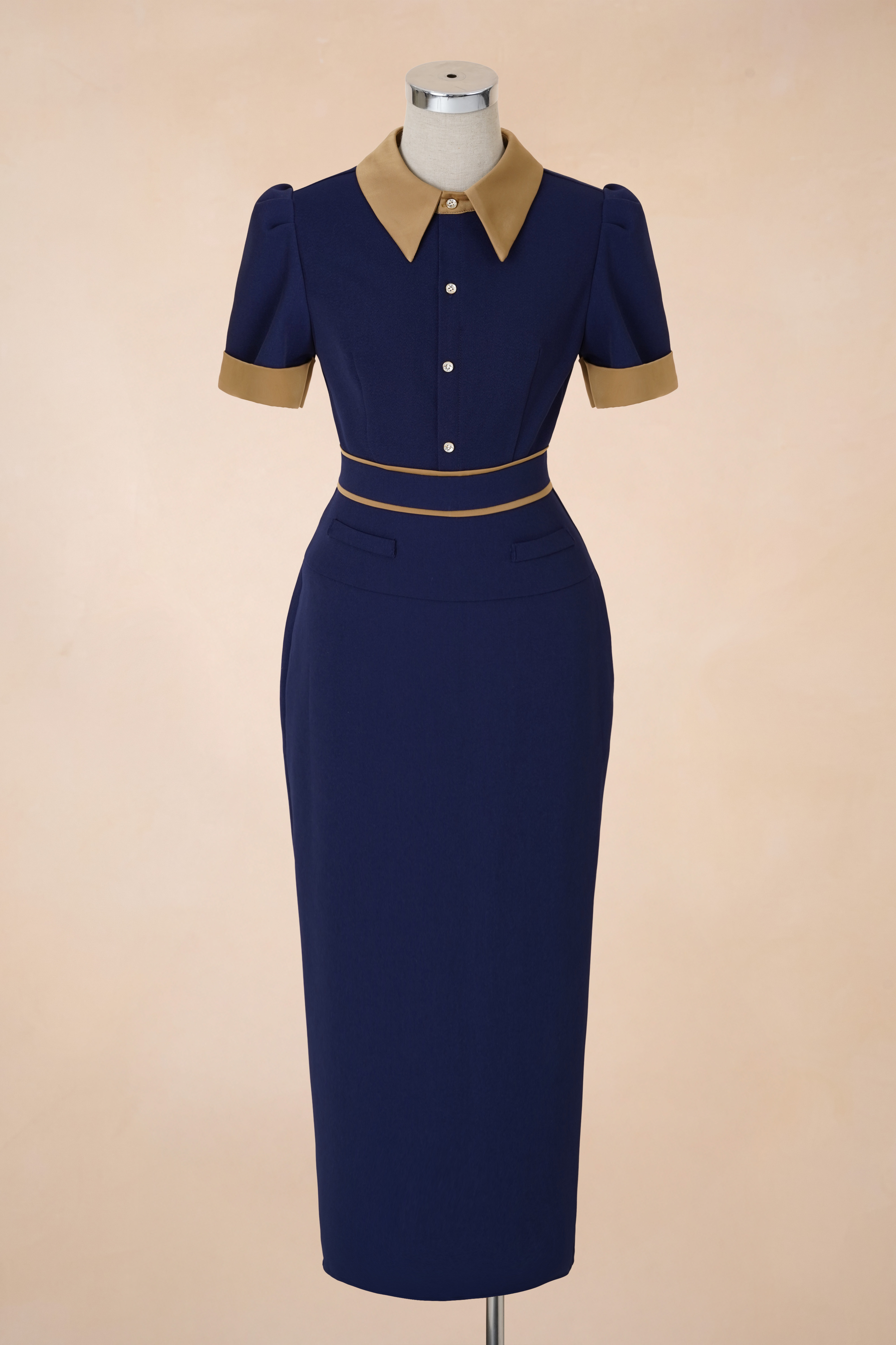 Đầm Bút Chì Viền Nâu Cúc Dọc