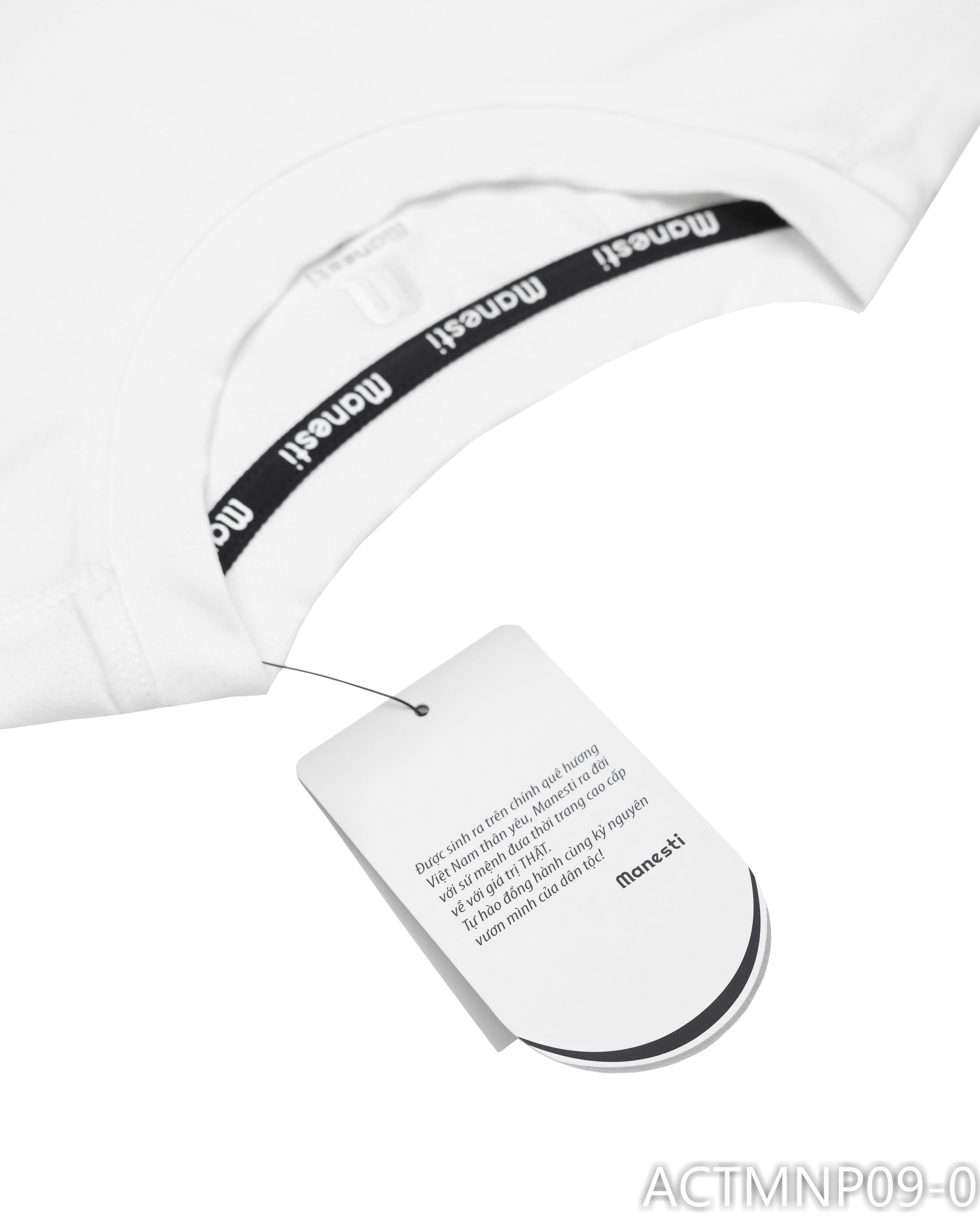 ÁO CỔ TRÒN MANESTI POLY HỌA TIẾT VIỀN BÊN TRONG CỔ_thumbnail_6