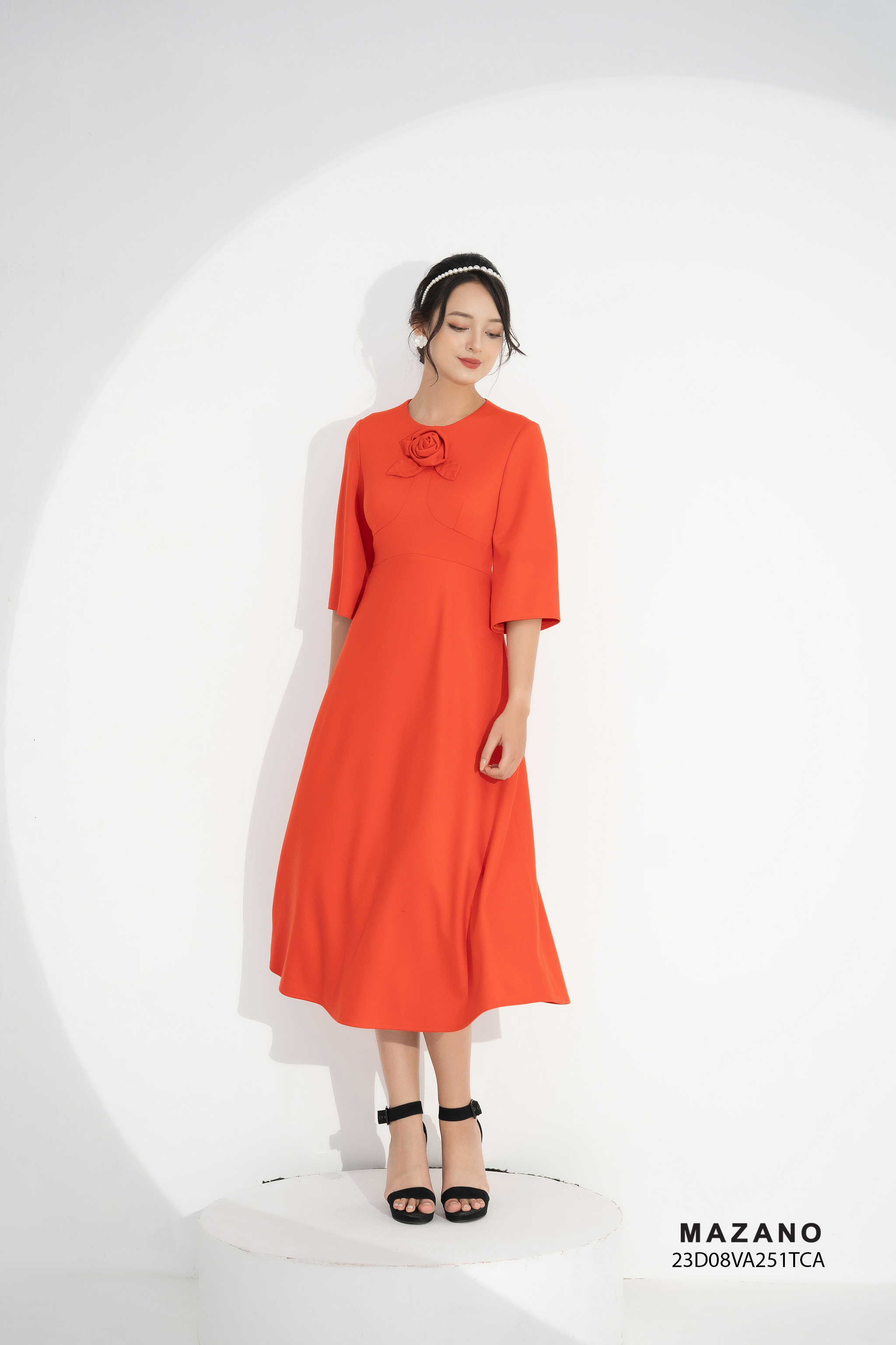 Đầm thân ôm chân rủ dự tiệc đính hoa_thumbnail_0