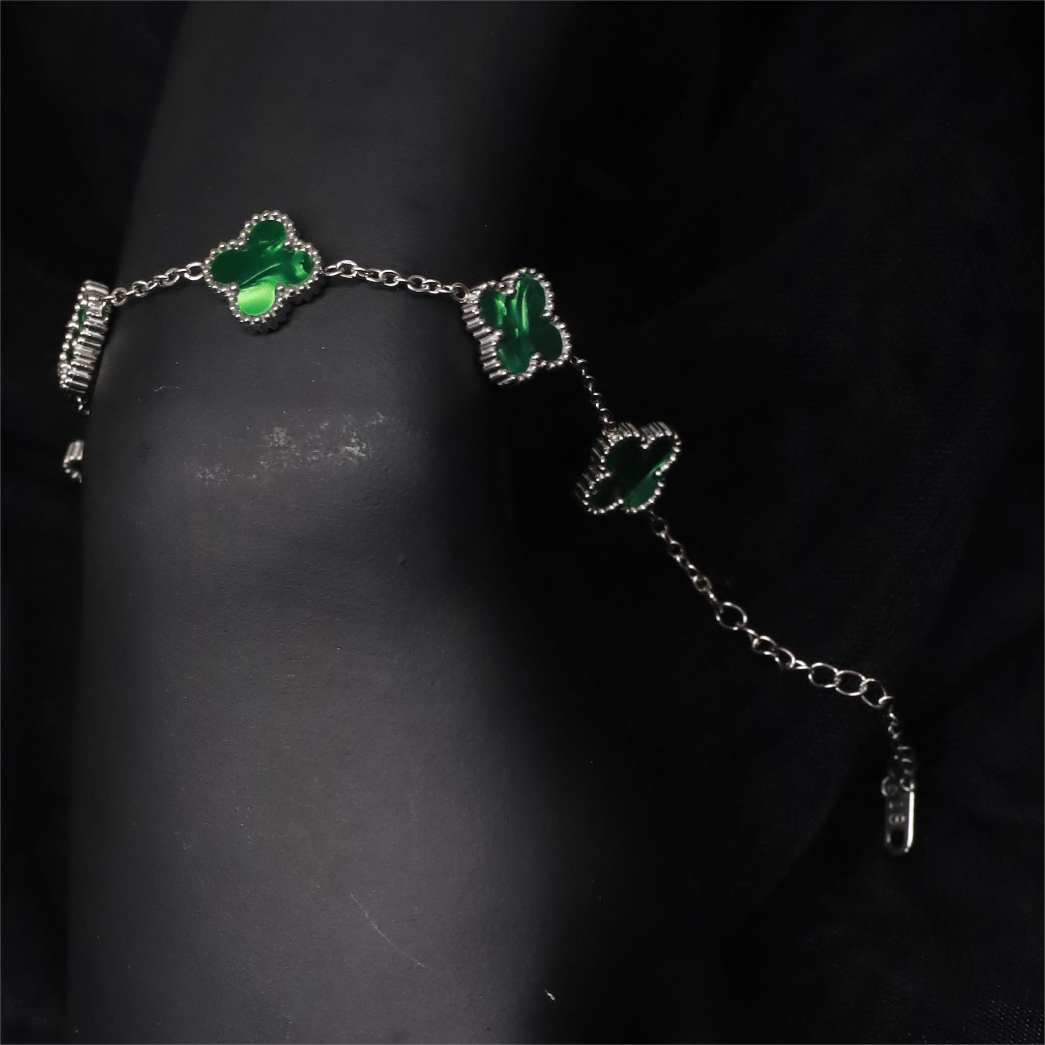 Vòng tay titan vca thép xanh lá