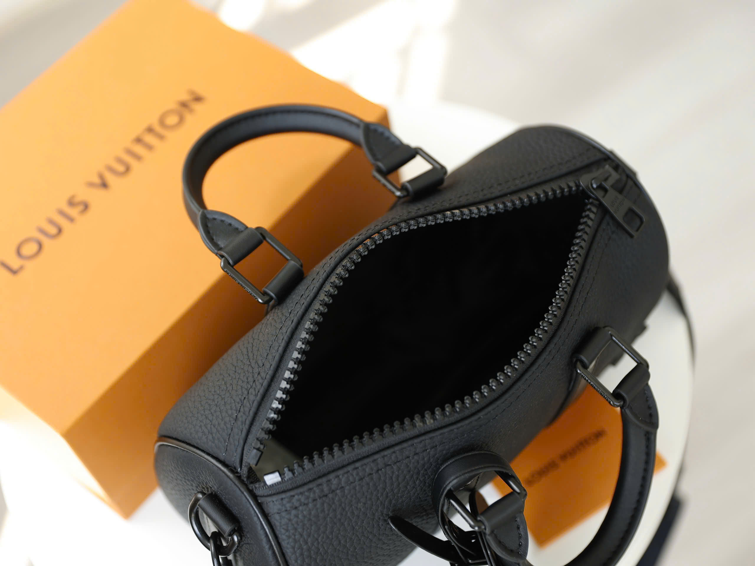 Túi Louis Vuitton Keepall Bandoulière 25_thumbnail_3