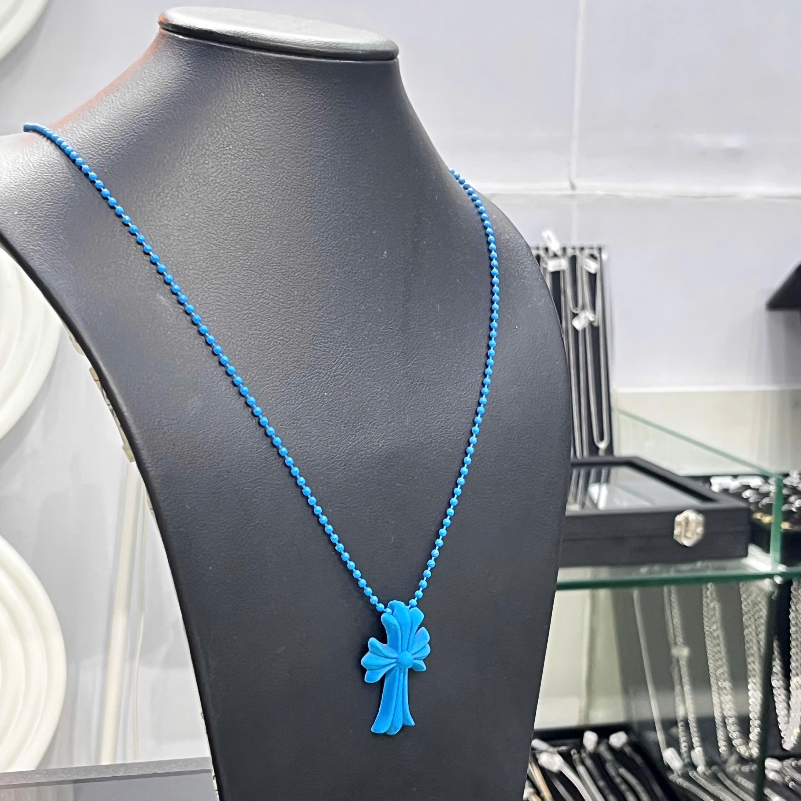 vòng cổ mặt thánh giá to nhựa xanh dương 65cm._thumbnail_2