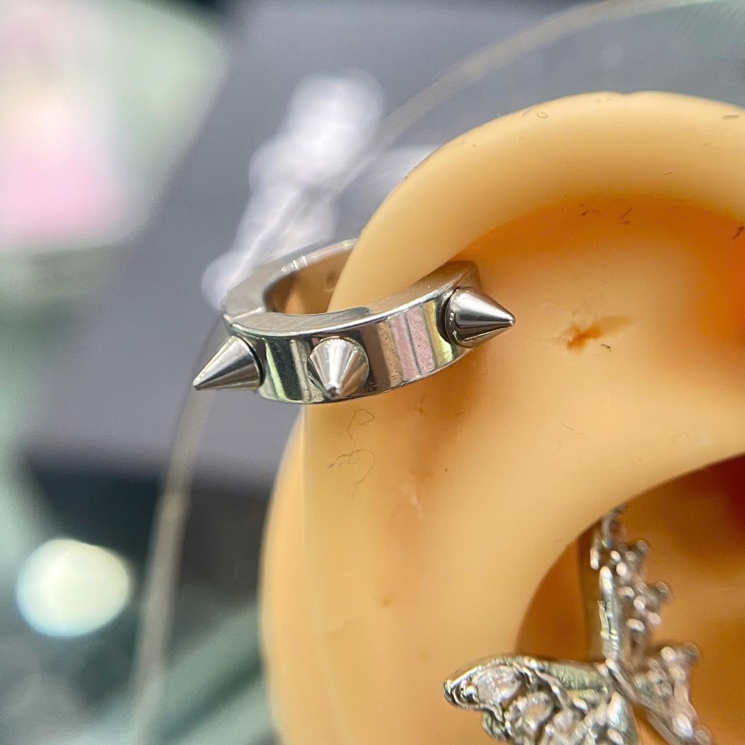 Khuyên kẹp giả đinh nhọn._thumbnail_2