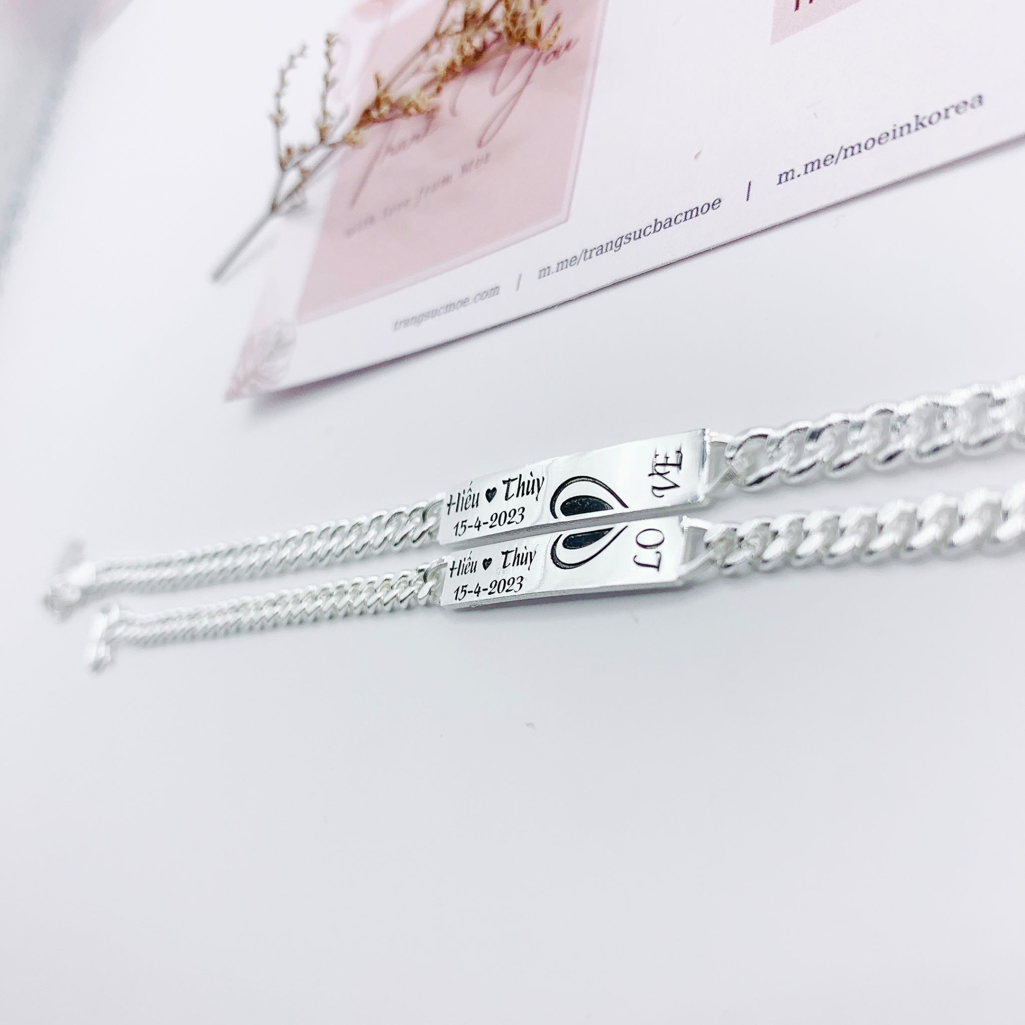 ĐT4 - Lắc tay đôi khắc trái tim theo yêu cầu