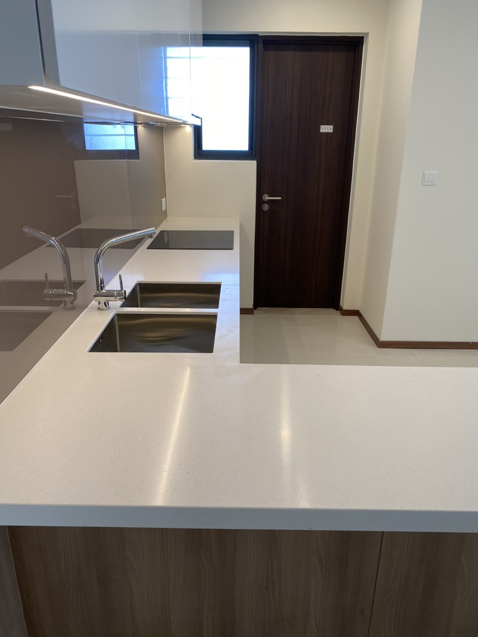 Gía tốt cho căn hộ 3 phòng ngủ, Full nội thất One Verandah.