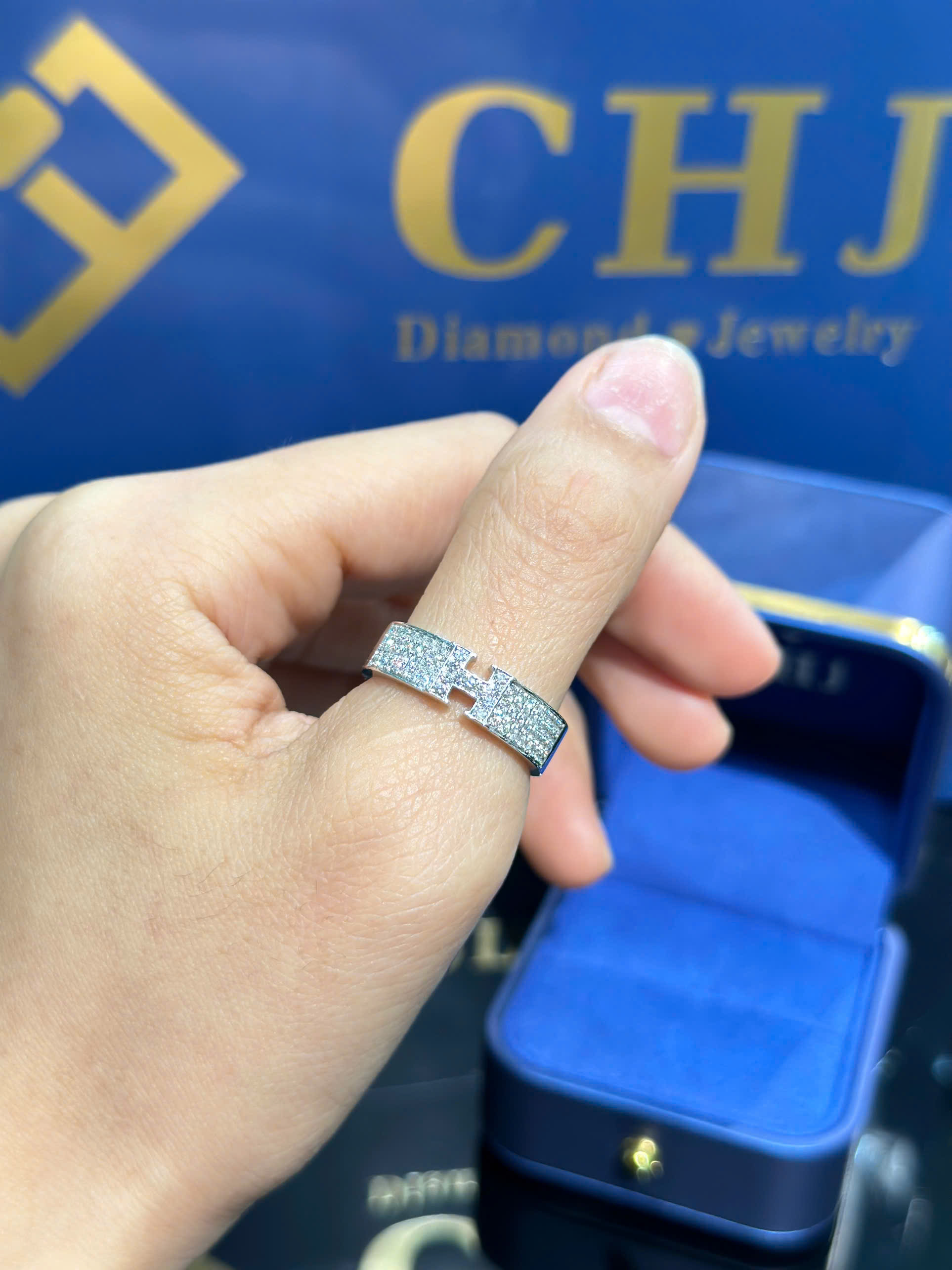 Nhẫn Kim Cương Vàng 14K – 75 Viên 1.1–1.3 ly