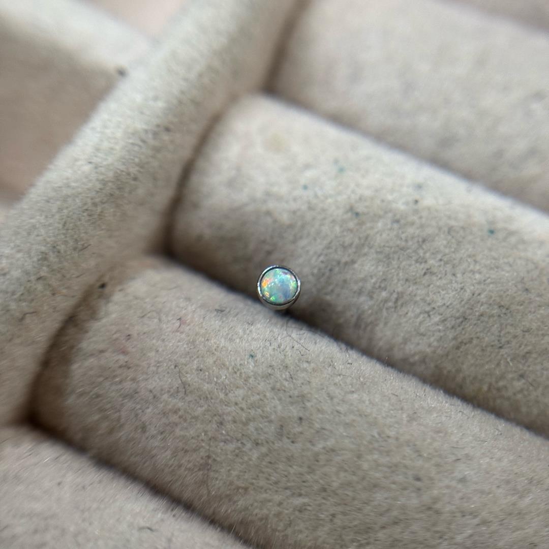 mũi L opal trắng xanh size 2 thân 1mm.