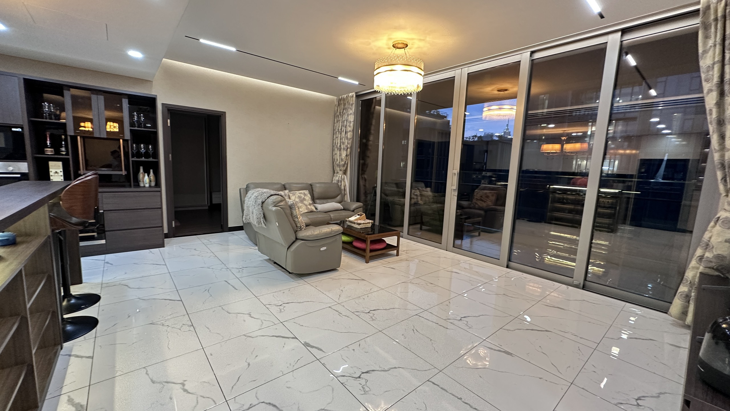 Độc quyền căn hộ Pool Villa The River cho thuê - full nội thất view trực diện sông giá 285 triệu_thumbnail_2