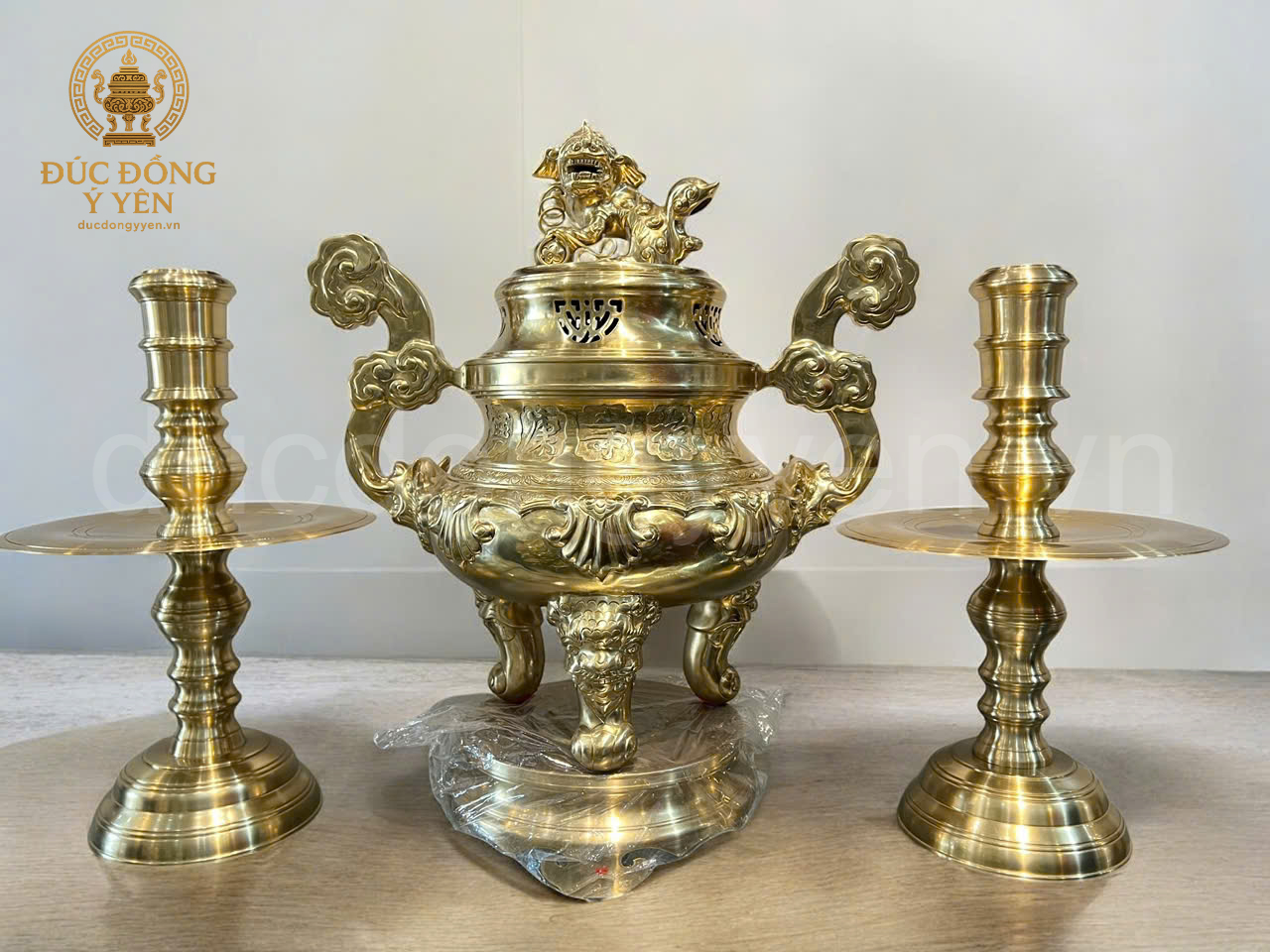 Bộ đỉnh thờ cúng tam sự hoa văn sòi đúc đồng cattut cao 70cm 