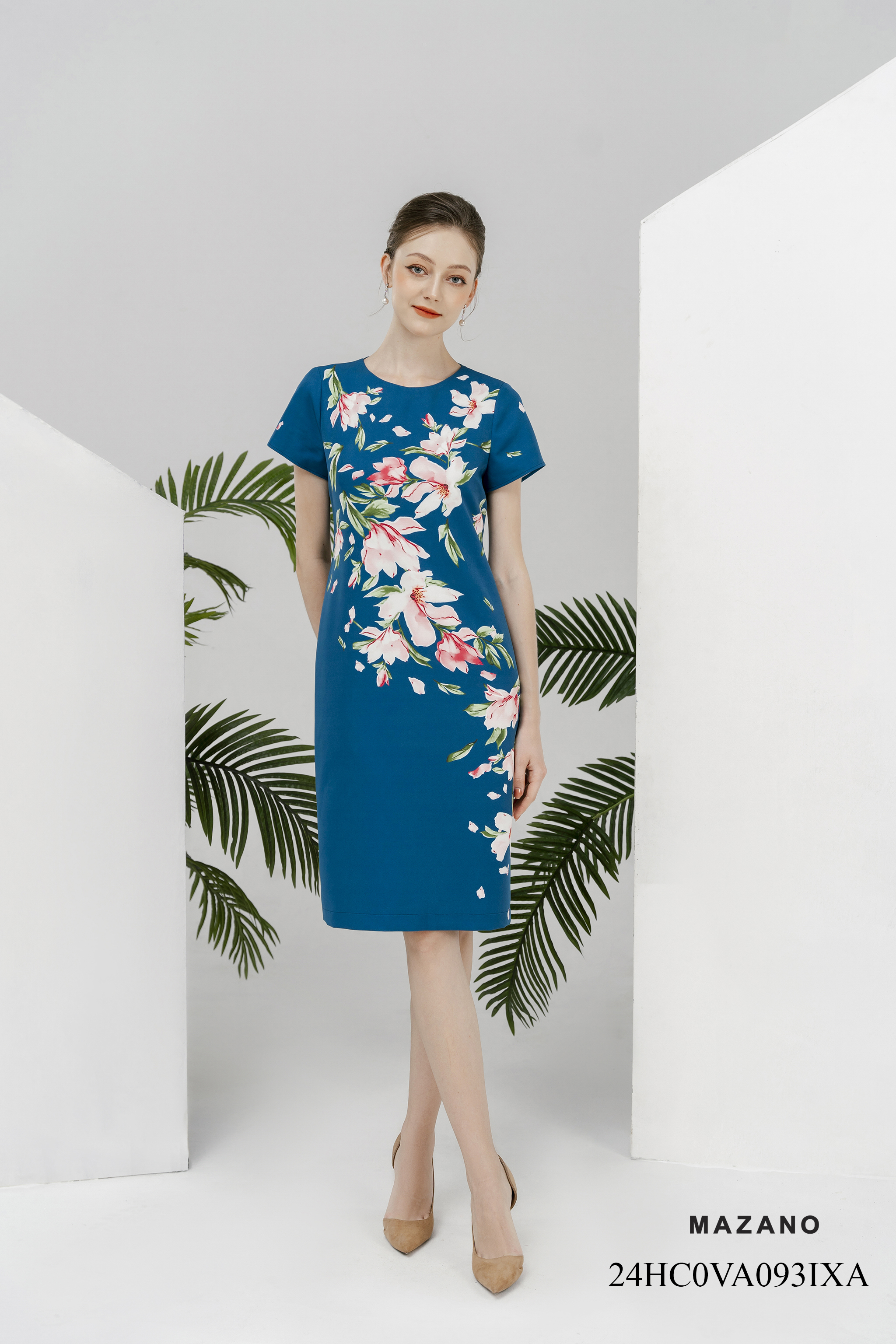 Đầm suông in hoa lan thiết kế bố cục