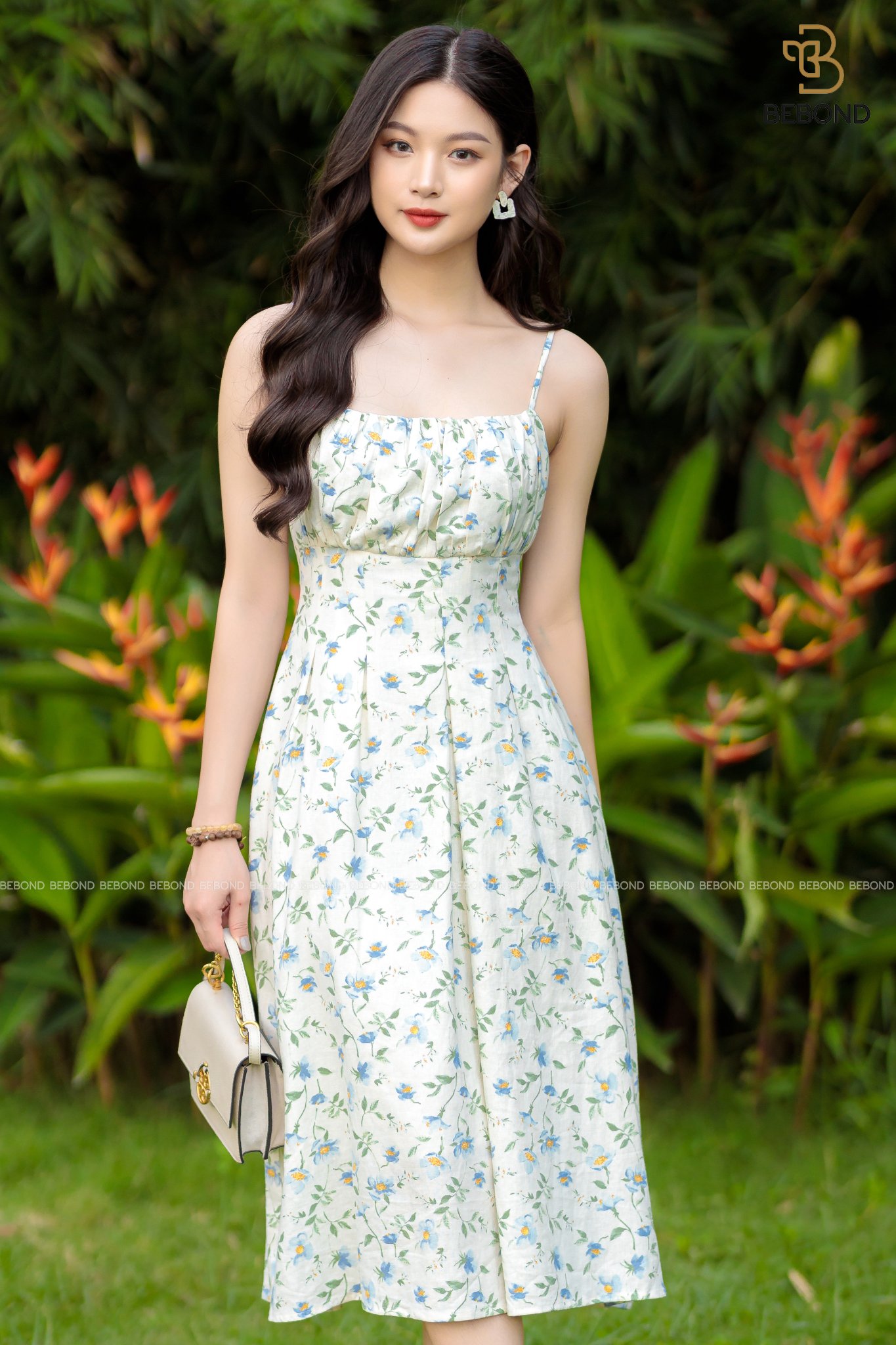 Đầm lilen hoa xanh 2 dây LAIVS