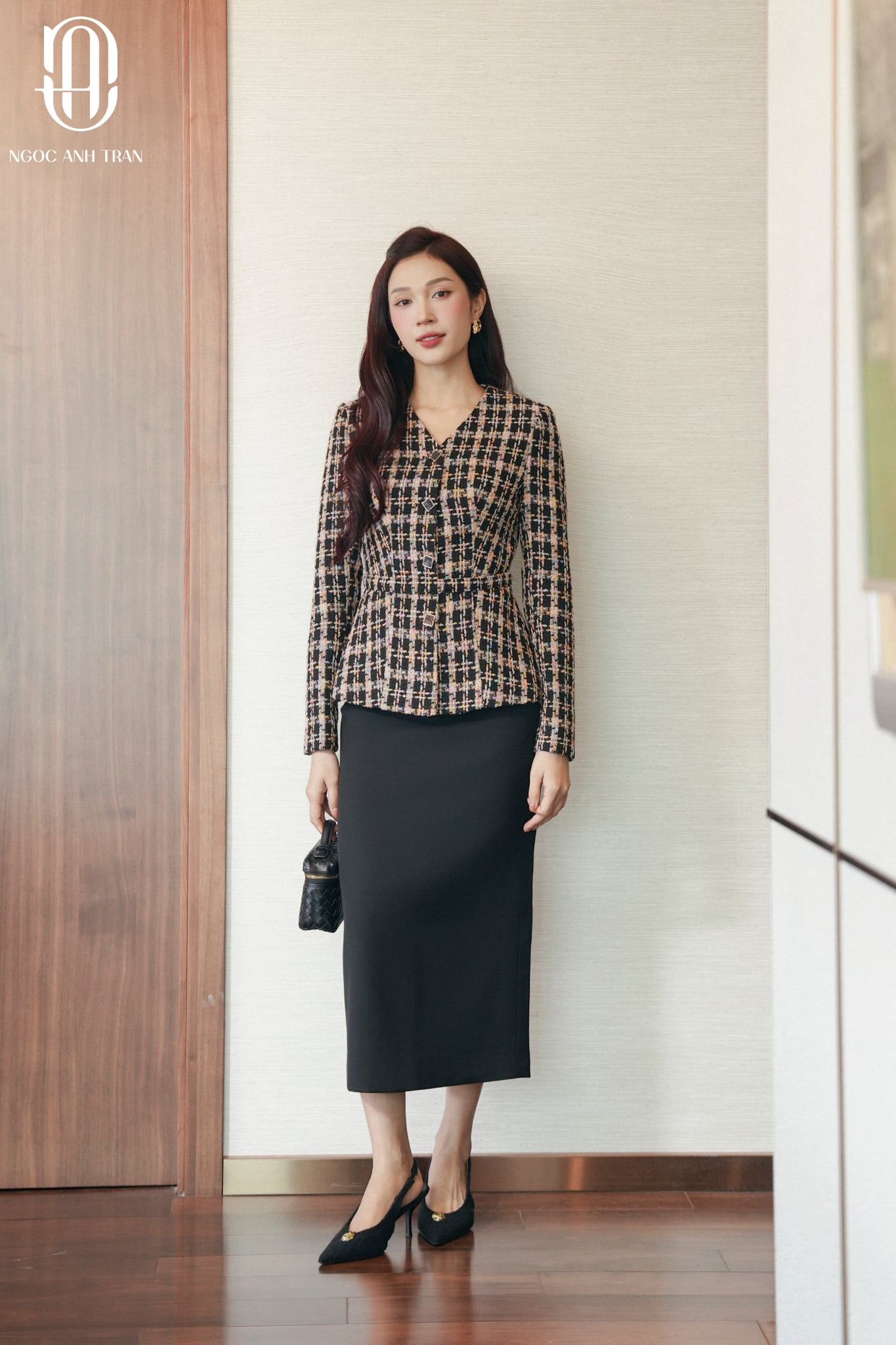 A248 - Set áo dạ dài tay kẻ caro phối chân váy đen