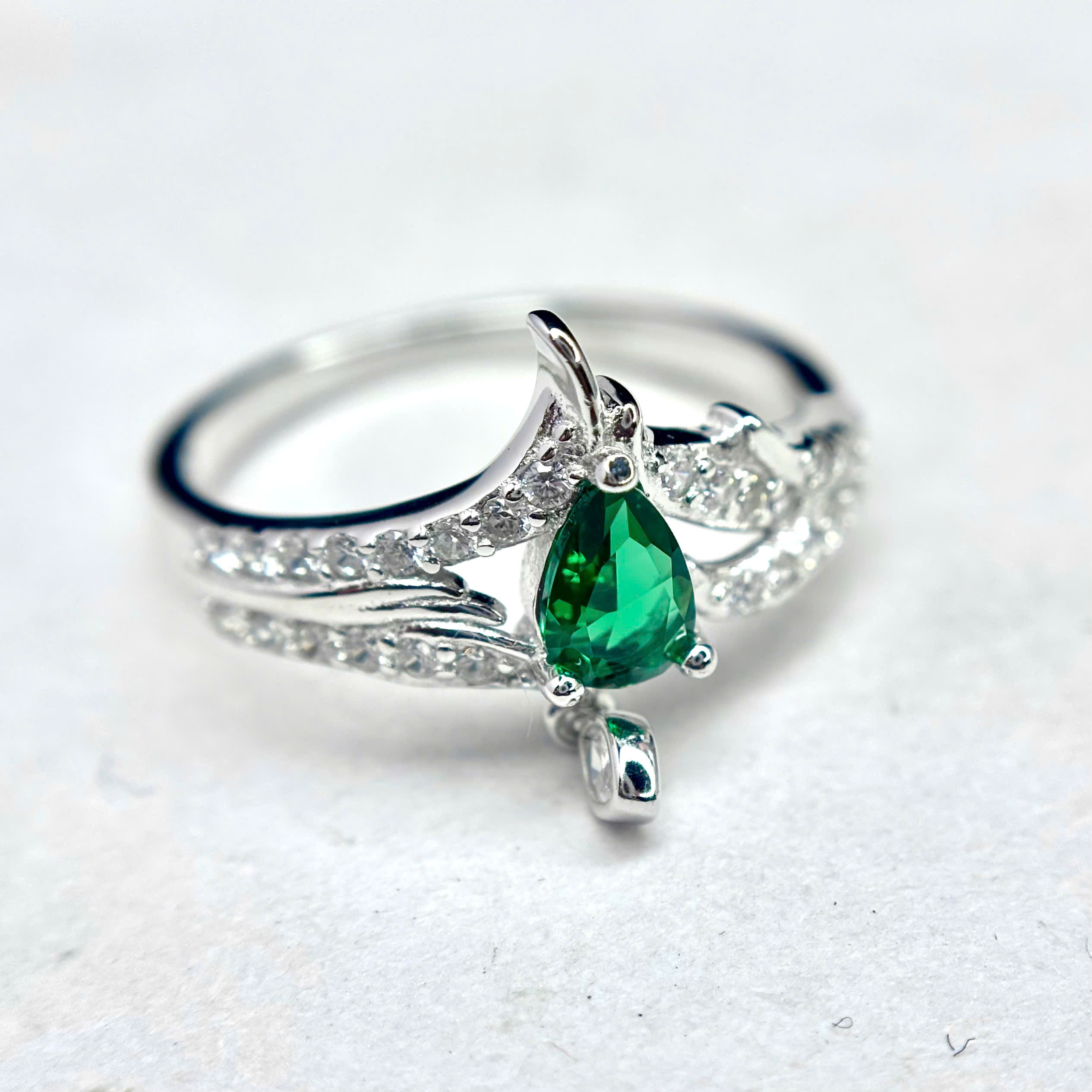 Nhẫn bạc xi bạch kim đá xanh size 7