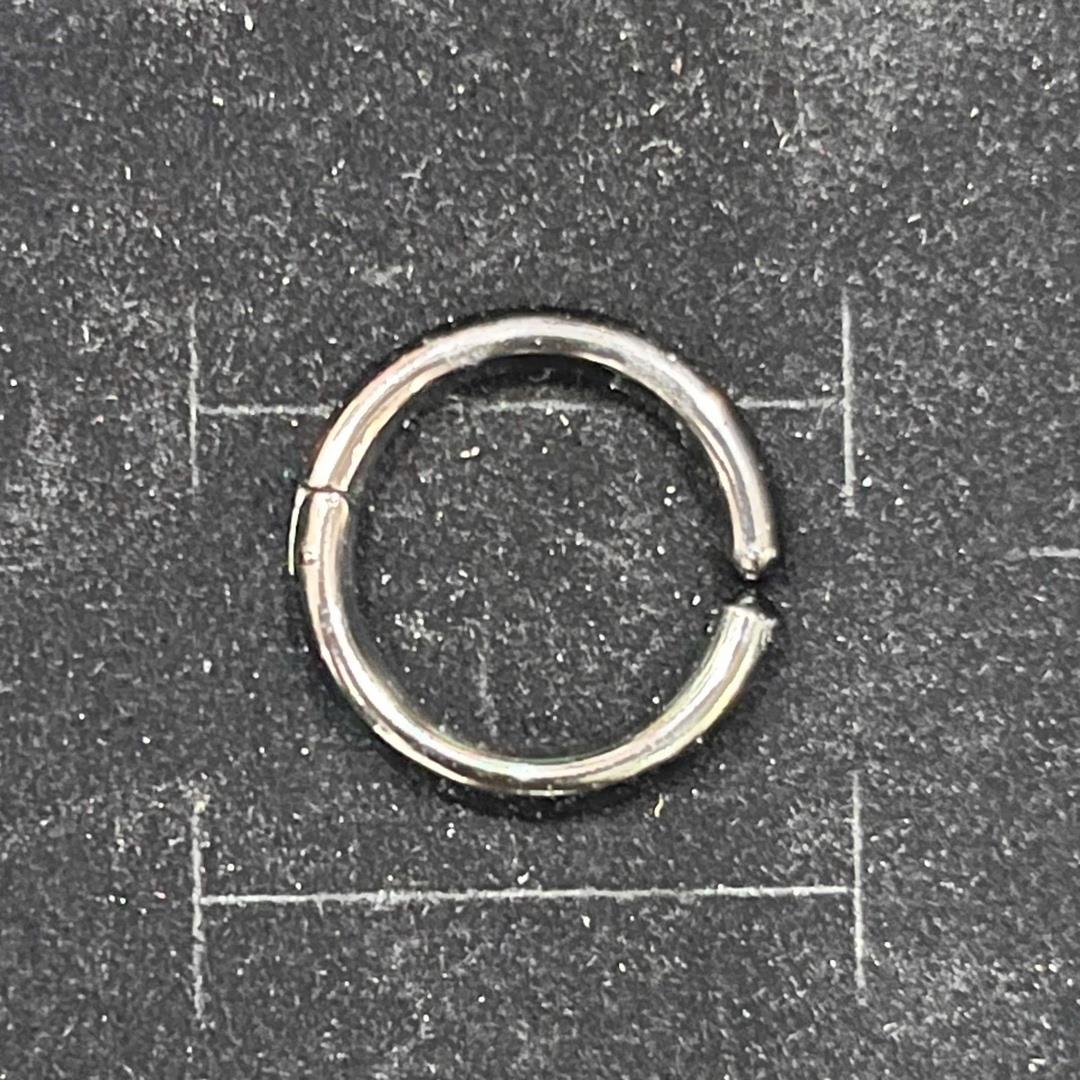 khuyên kẹp giả màu đen size 14.