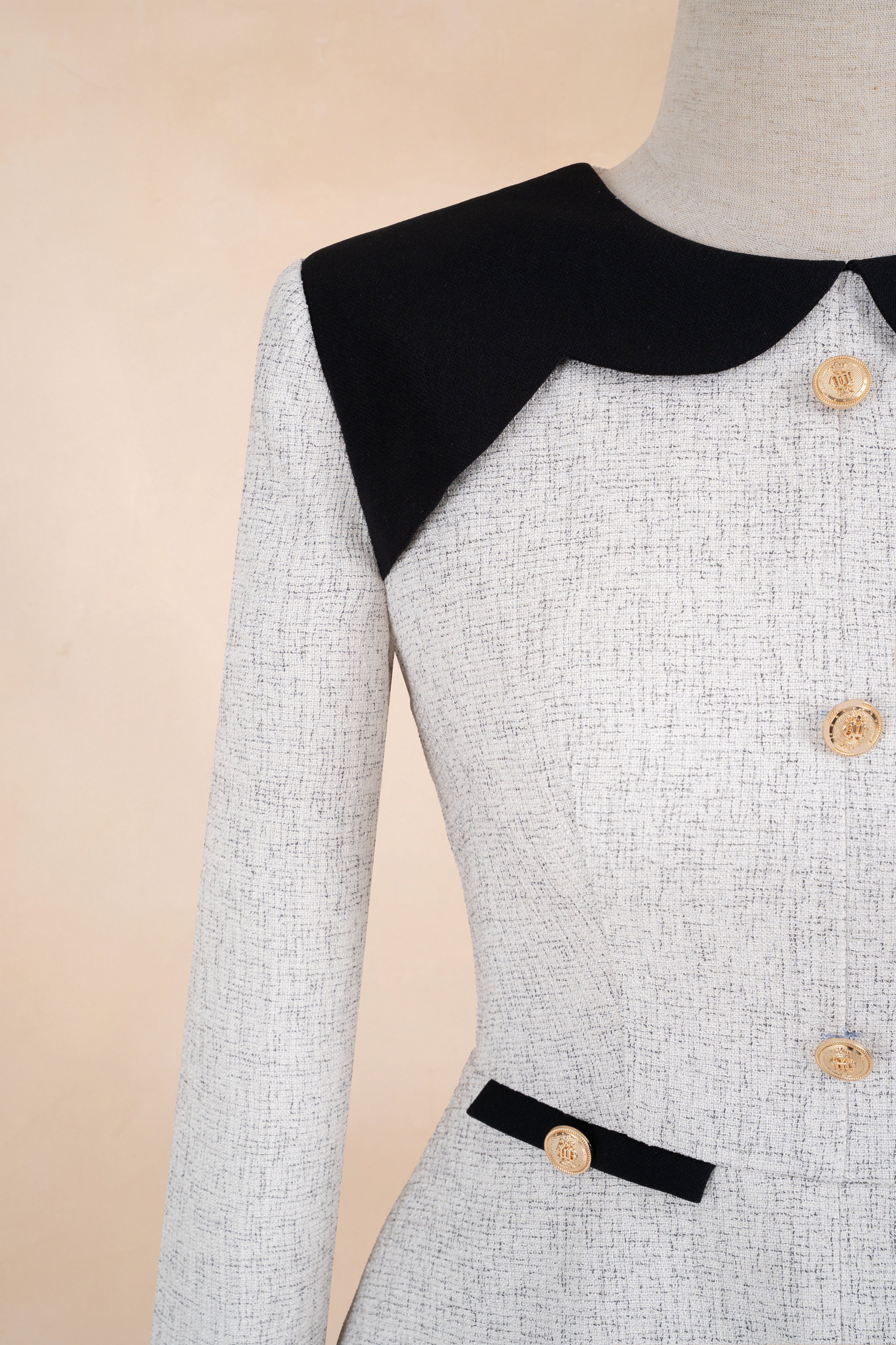 Đầm Chữ A Cúc Phối Đen_thumbnail_3