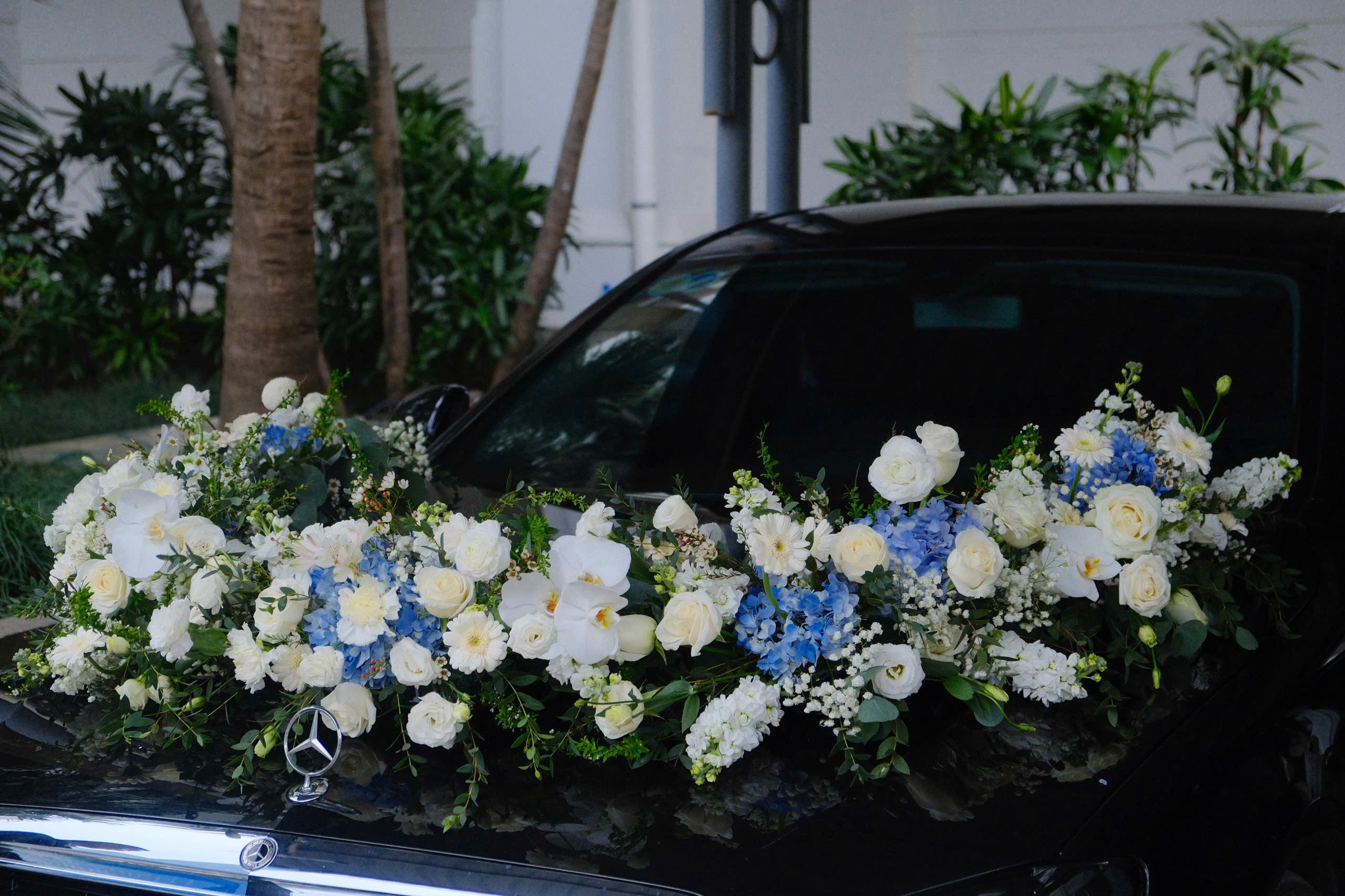 Wedding Car - Hoa mix tone xanh trắng