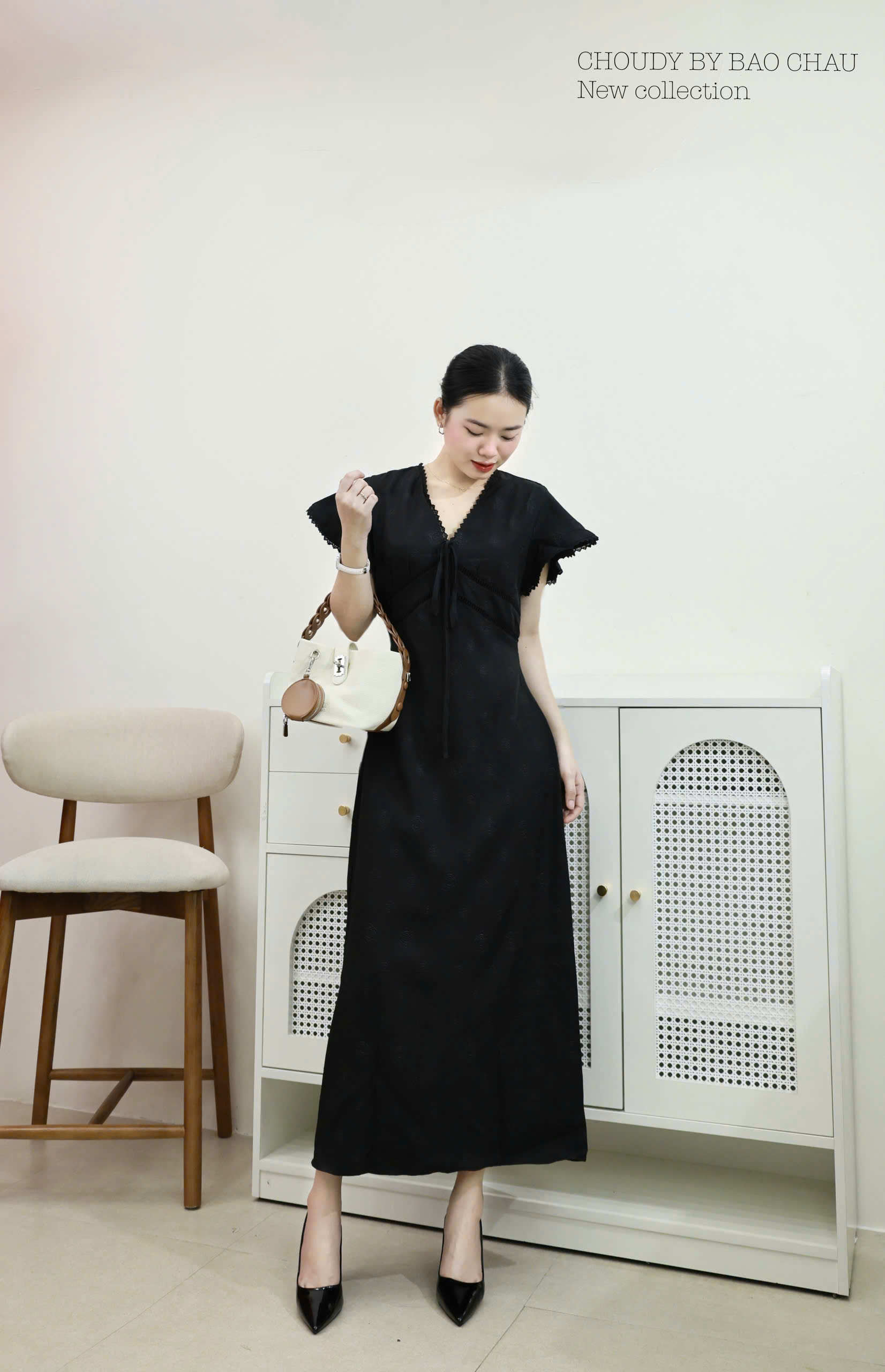 SALE U550 ĐẦM ĐEN