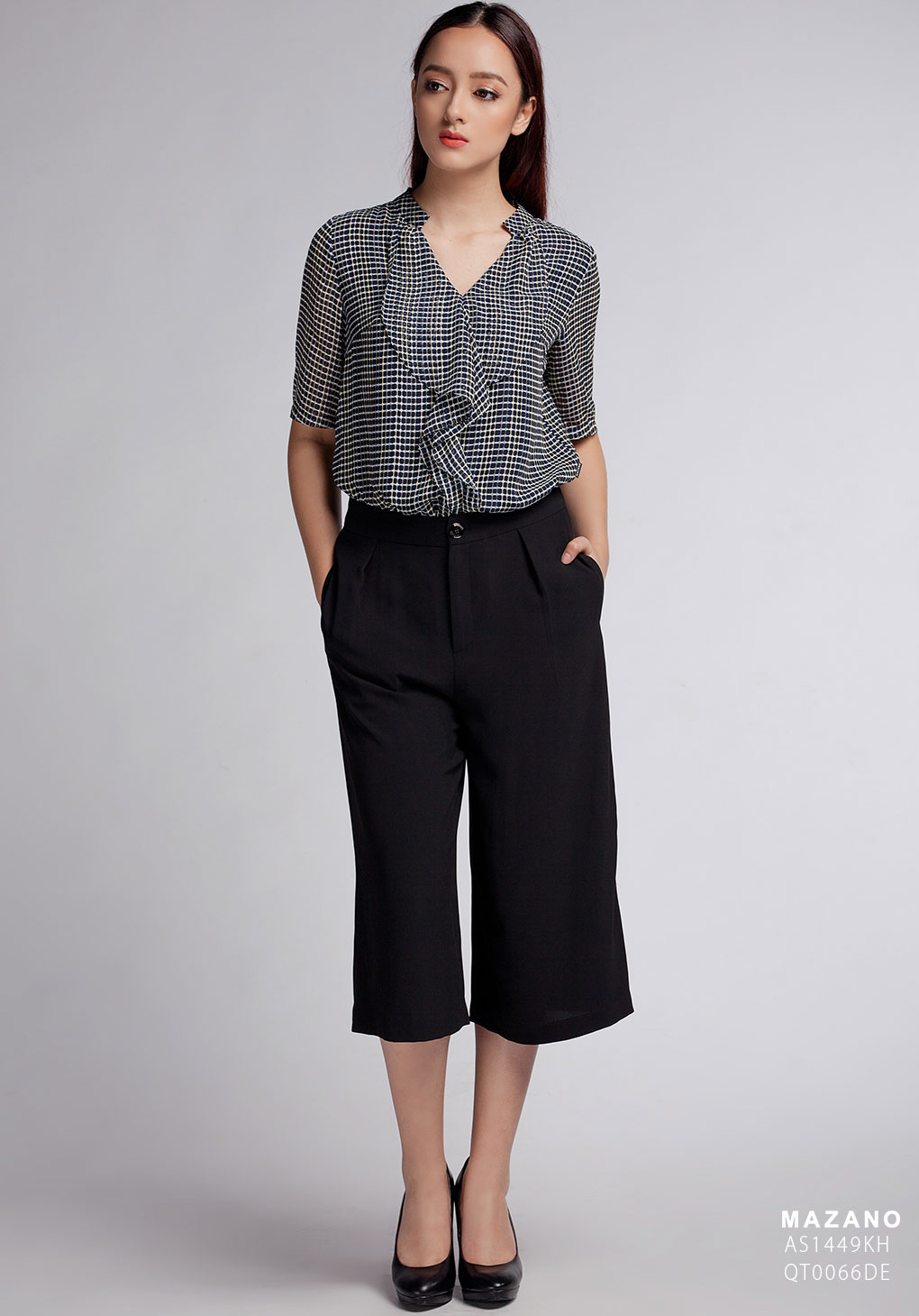 Áo sơ mi kẻ cổ bèo tay lỡ