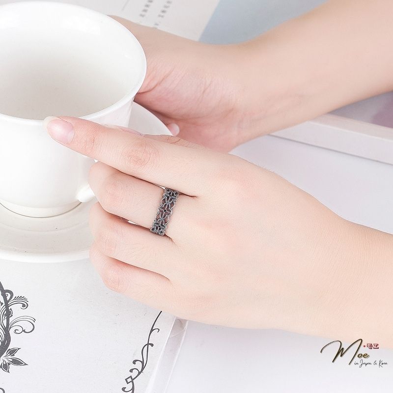 N124 - Nhẫn họa tiết cỏ 4 lá sơn đen freesize_thumbnail_2