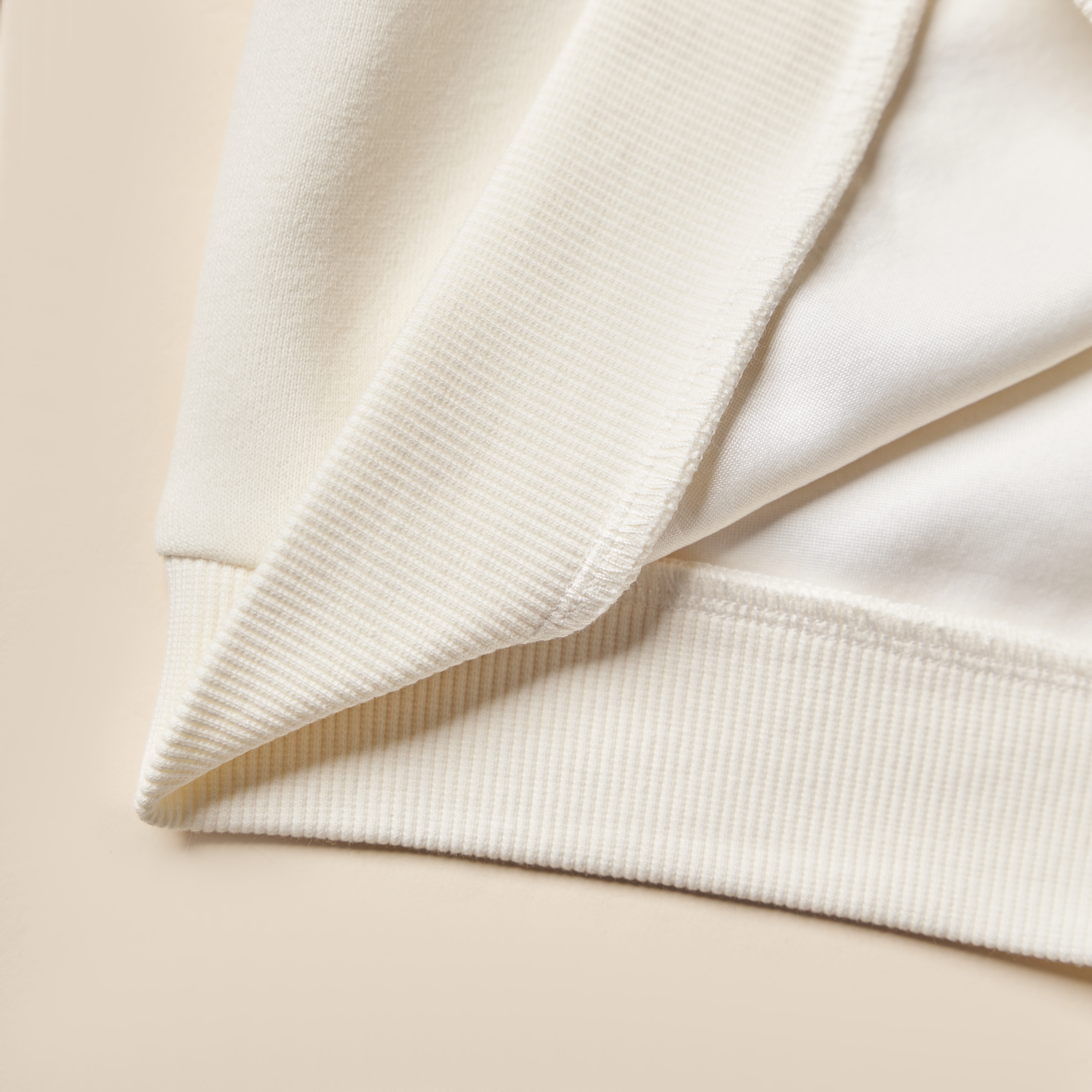 Áo nỉ phối ren đính cherry nổi