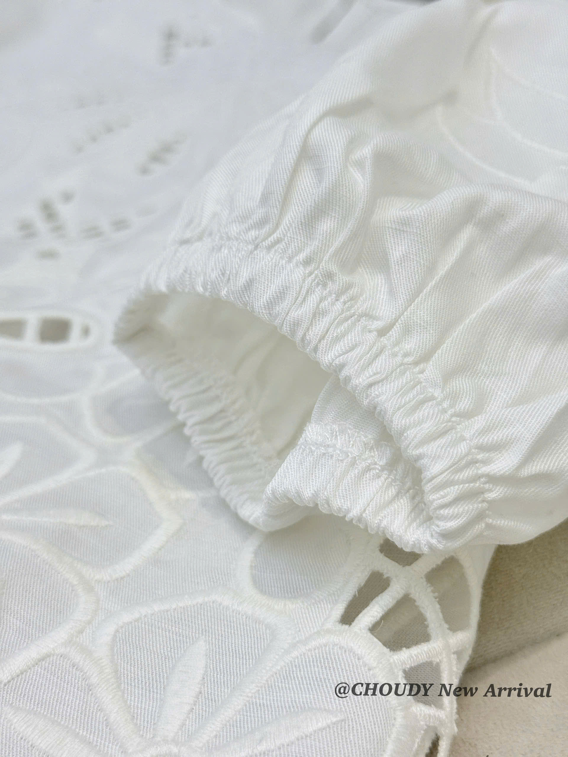 SALE U703 ÁO TRẮNG THÊU HOA_thumbnail_4