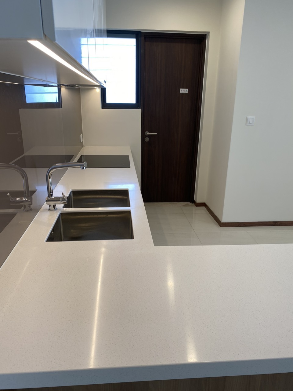 Gía tốt cho căn hộ 3 phòng ngủ, Full nội thất One Verandah._thumbnail_3