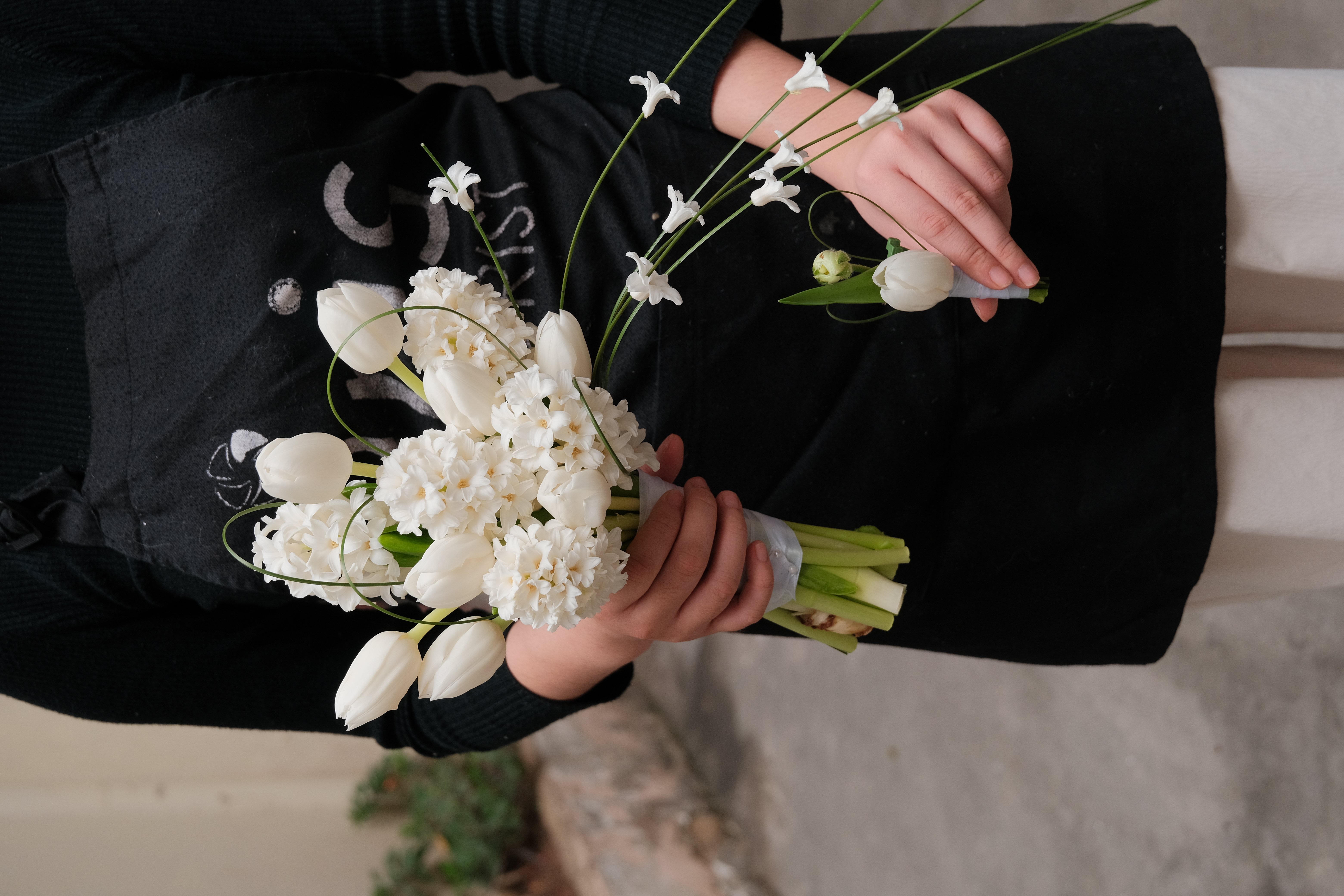 Bó hoa cưới Dạ lan hương trắng mix Tulip_thumbnail_2